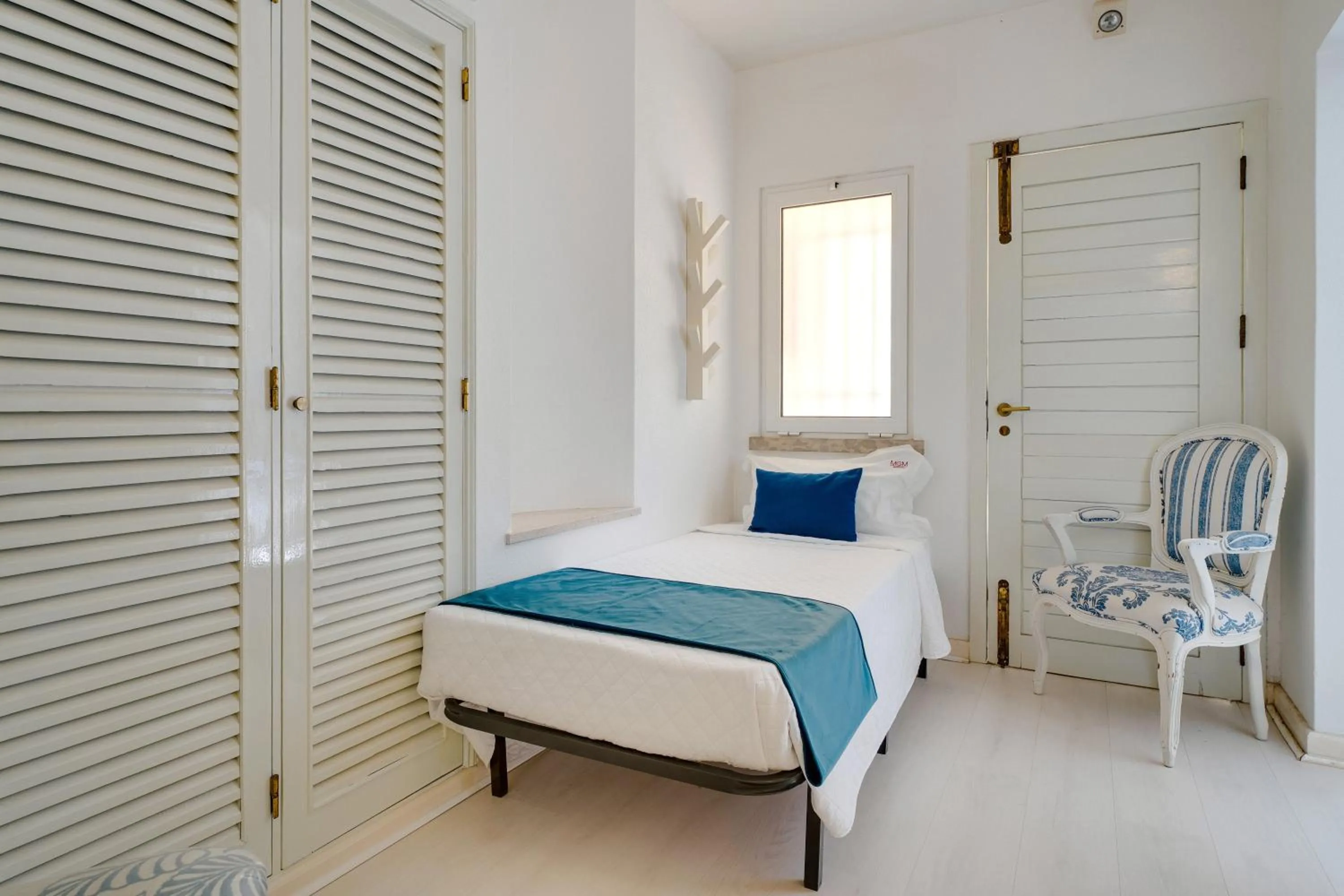 Bedroom, Bed in Muthu Clube Praia da Oura