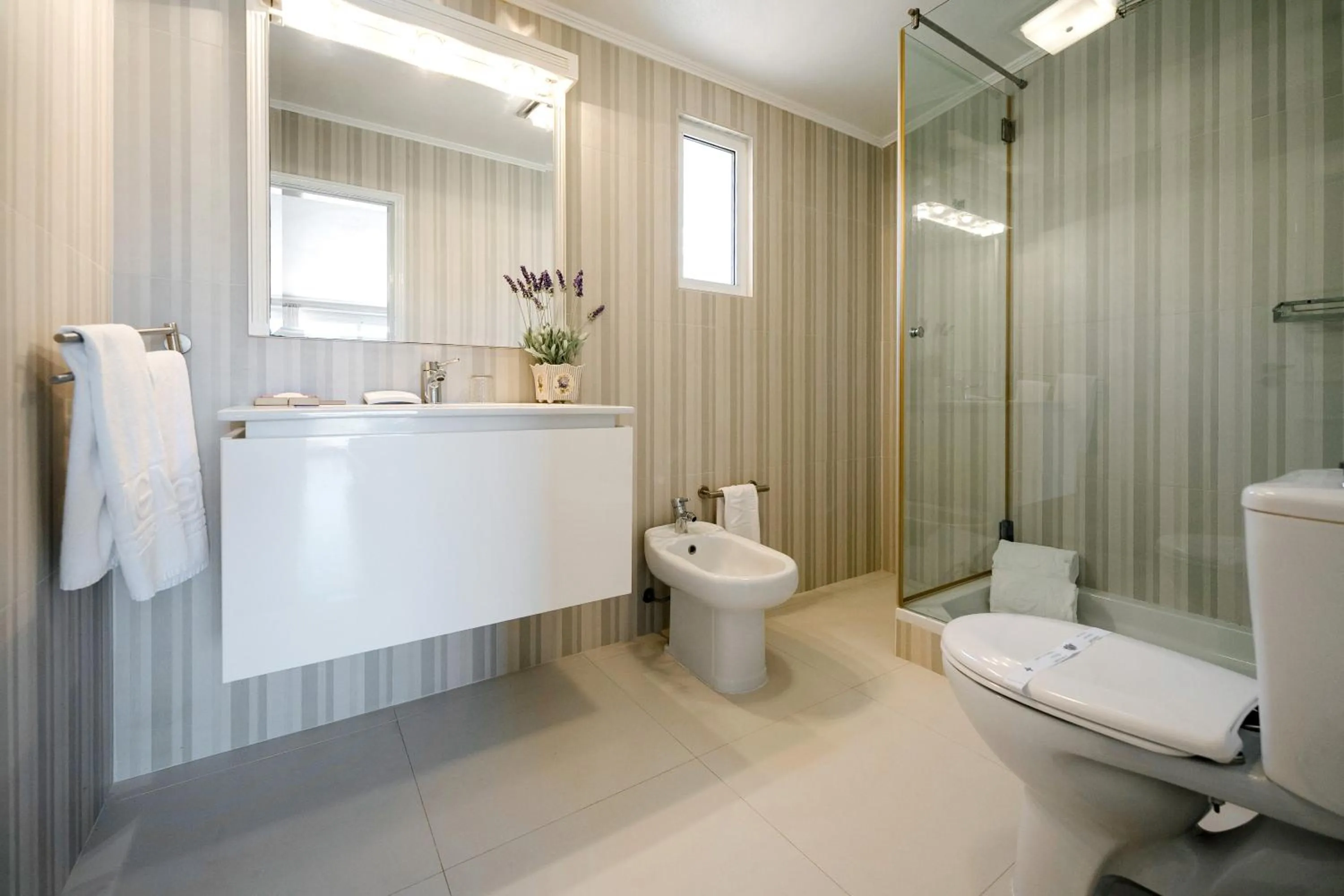 Bathroom in Muthu Clube Praia da Oura