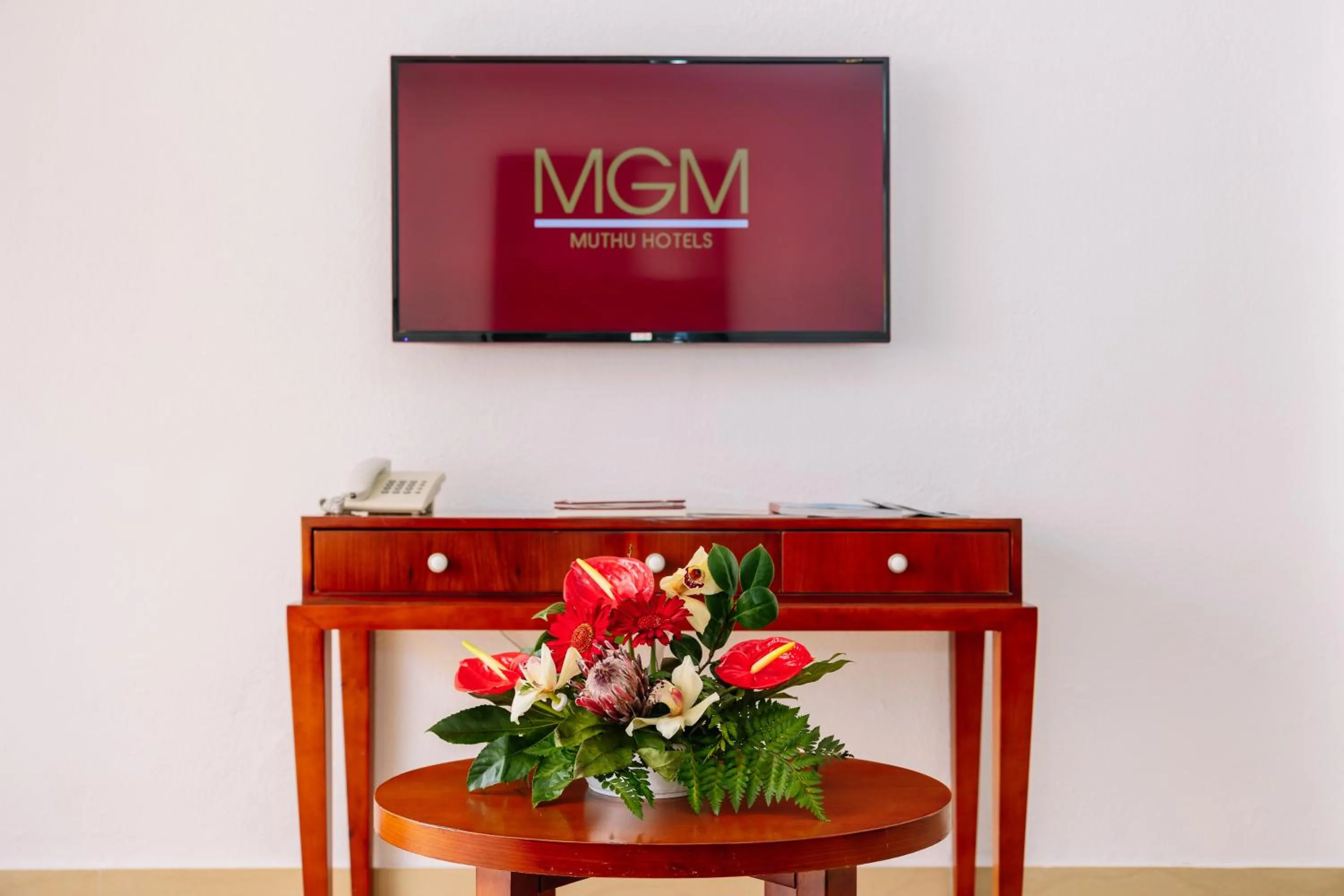 TV and multimedia in Muthu Clube Praia da Oura