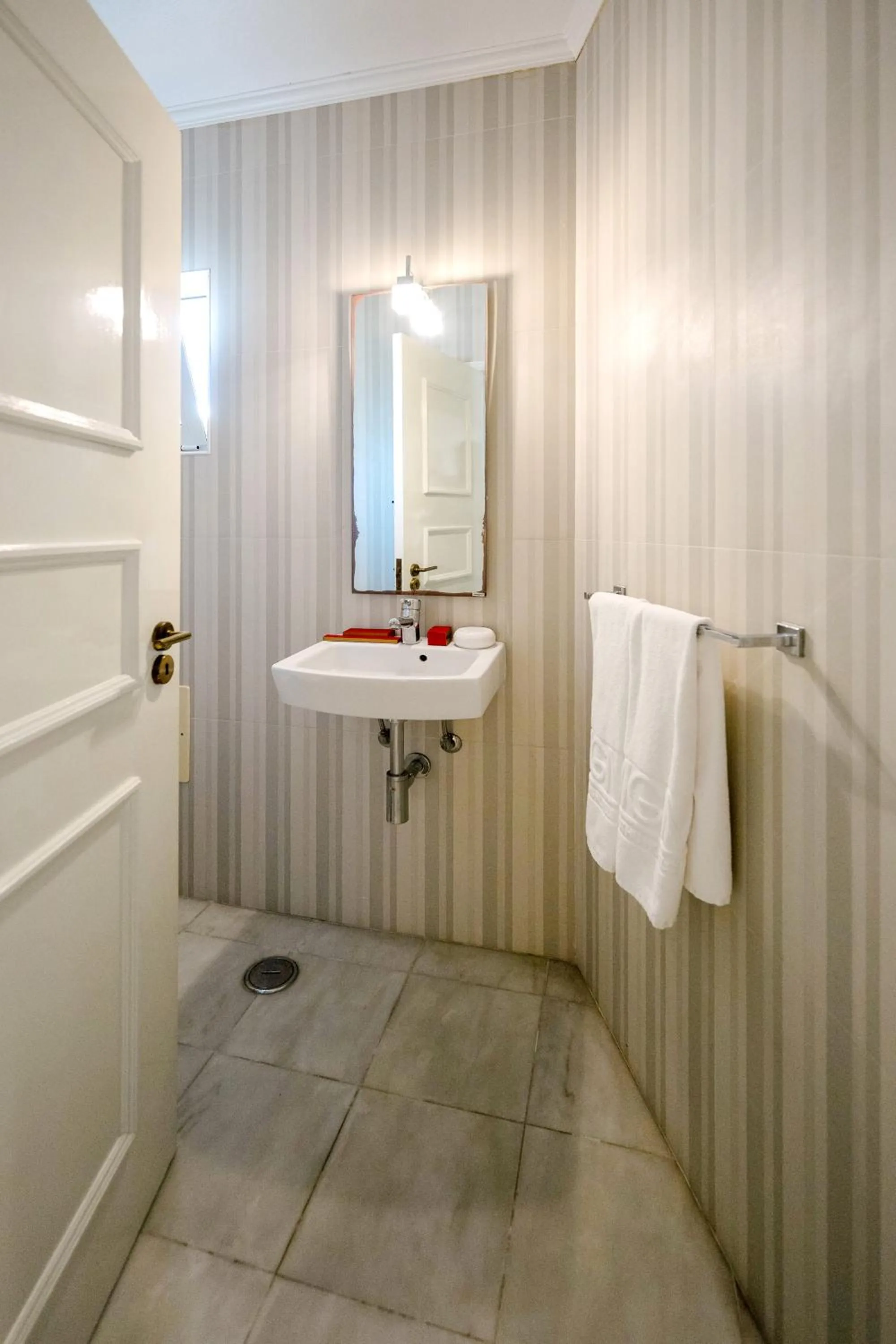 Toilet in Muthu Clube Praia da Oura