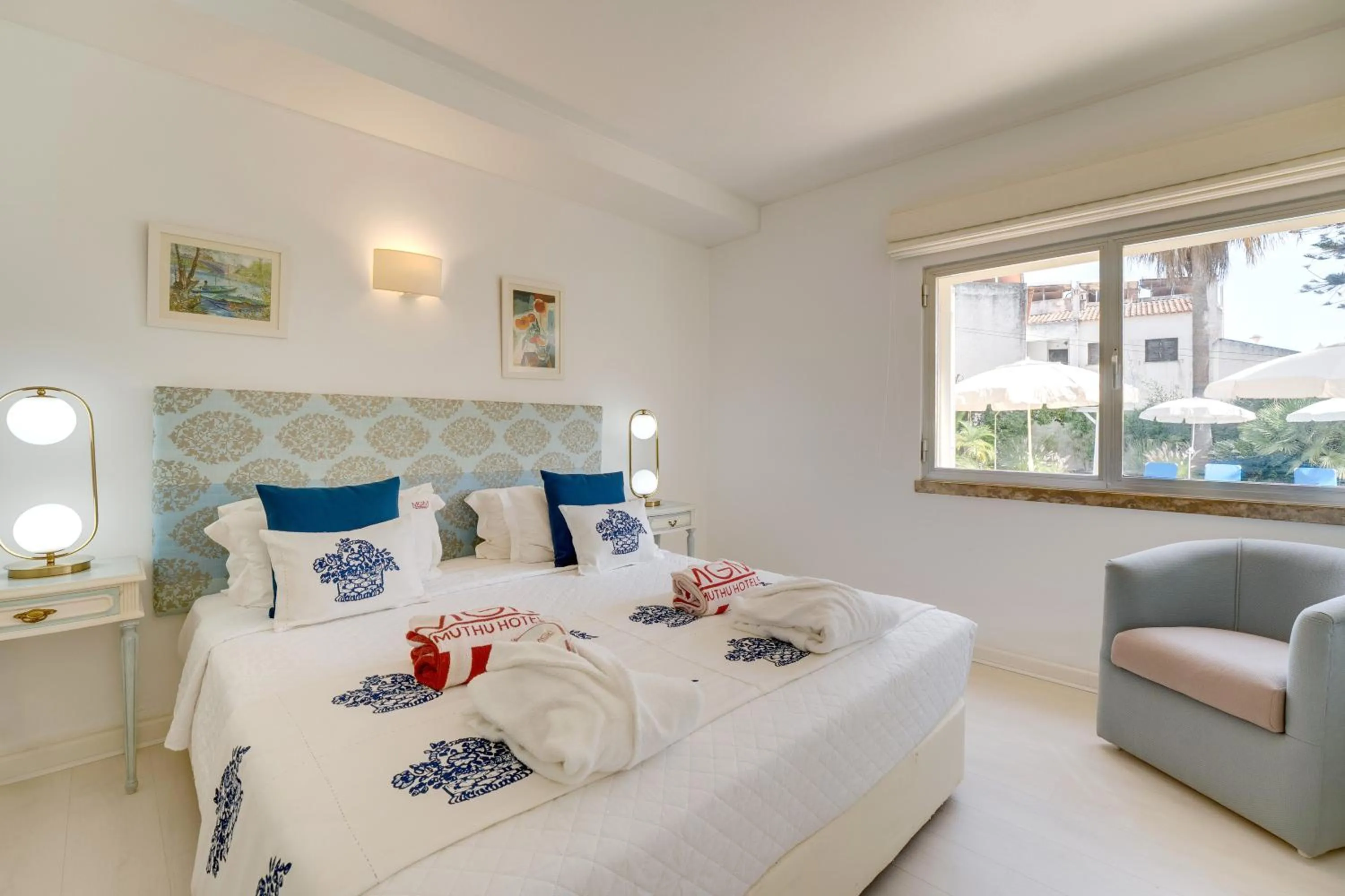 Bedroom, Bed in Muthu Clube Praia da Oura