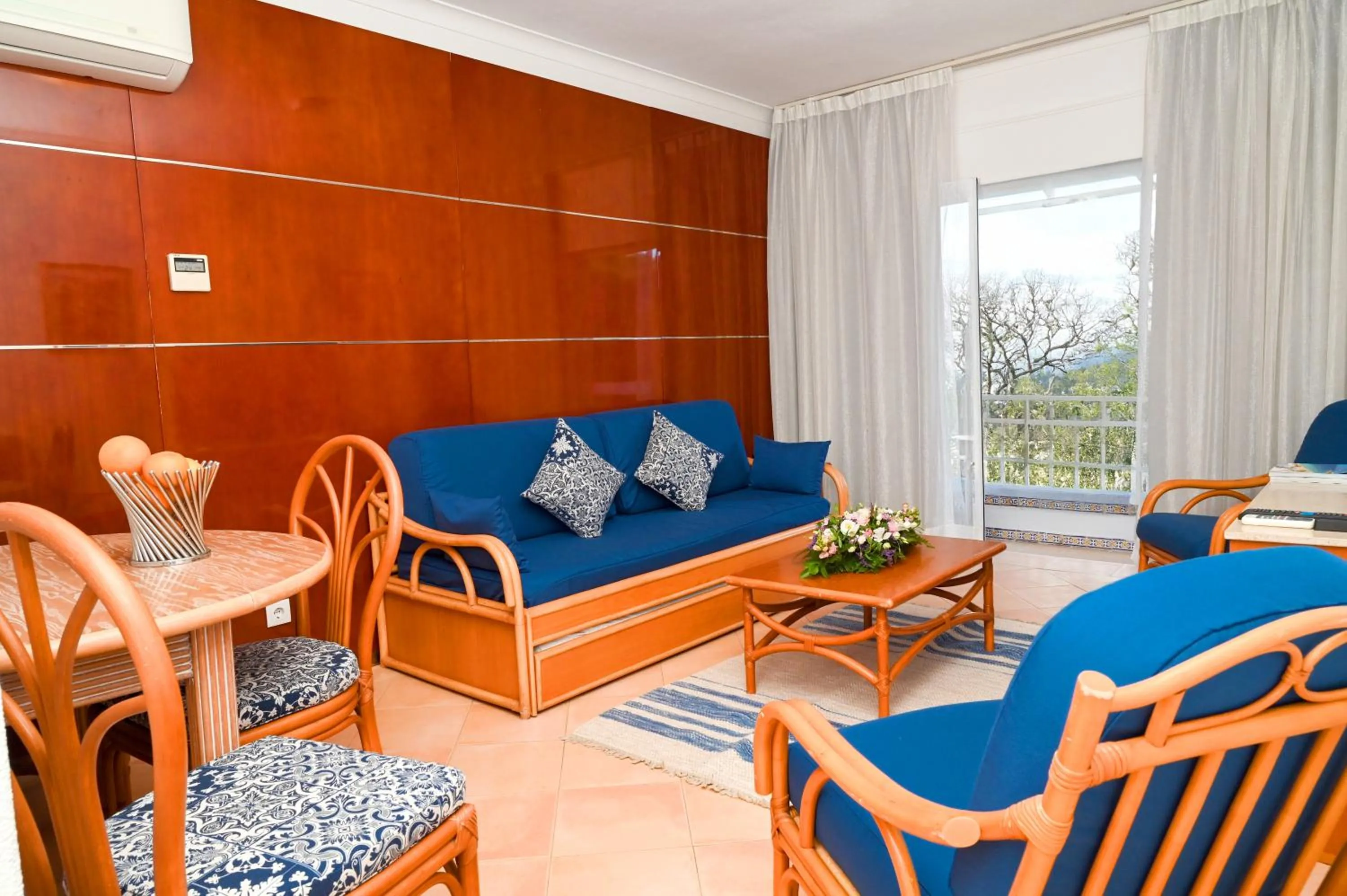 Living room in Muthu Clube Praia da Oura