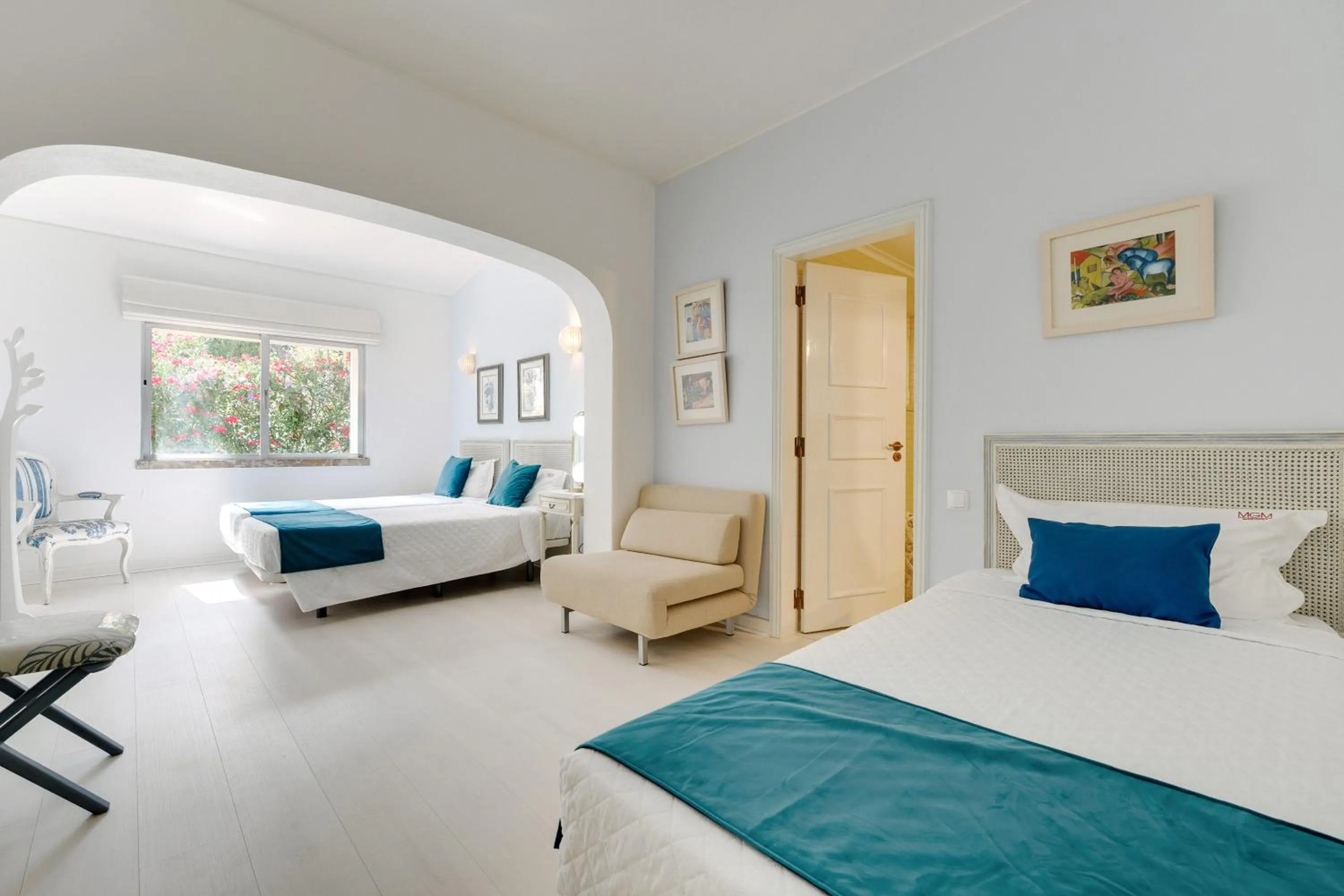 Bedroom, Bed in Muthu Clube Praia da Oura