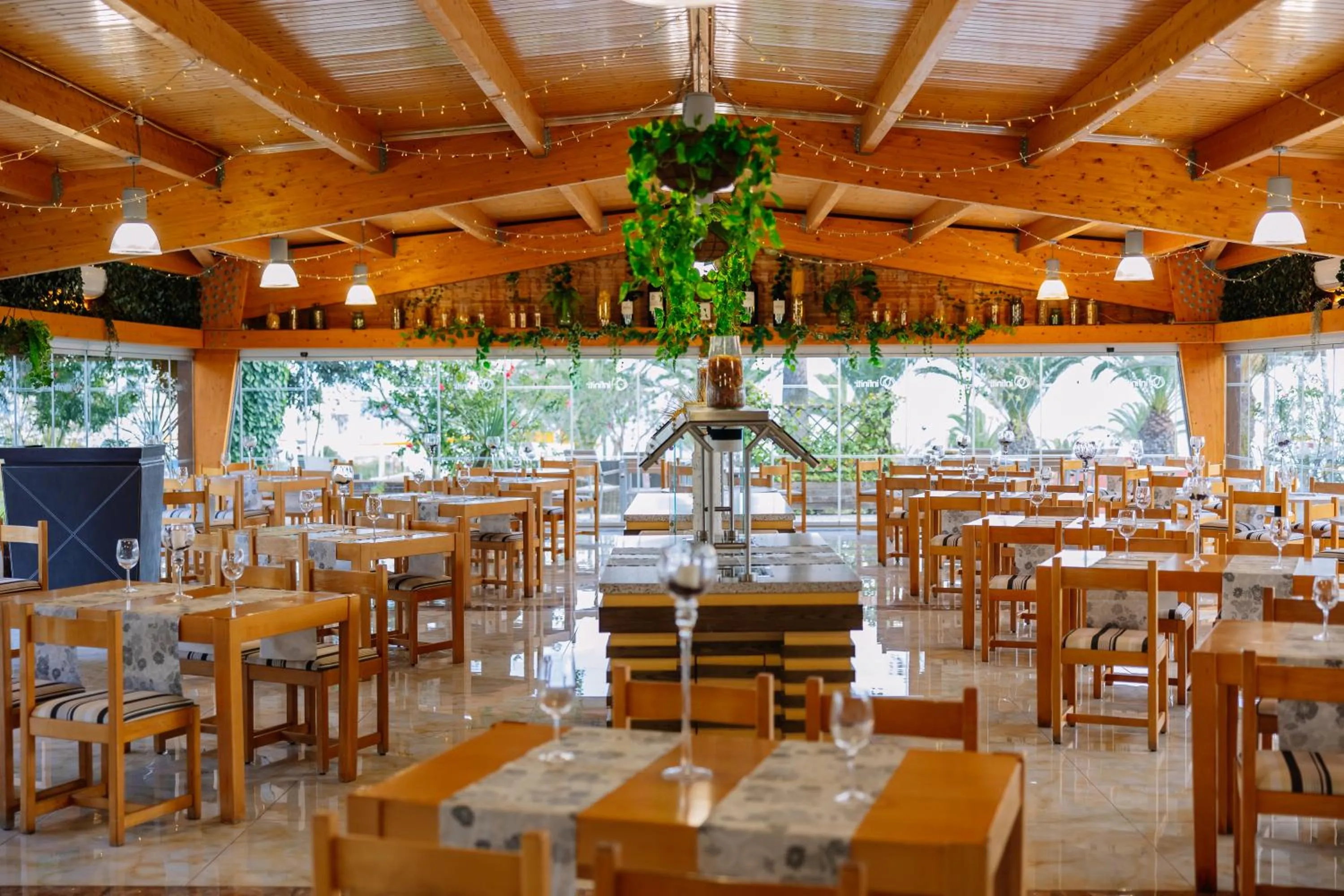 Restaurant/places to eat in Muthu Clube Praia da Oura