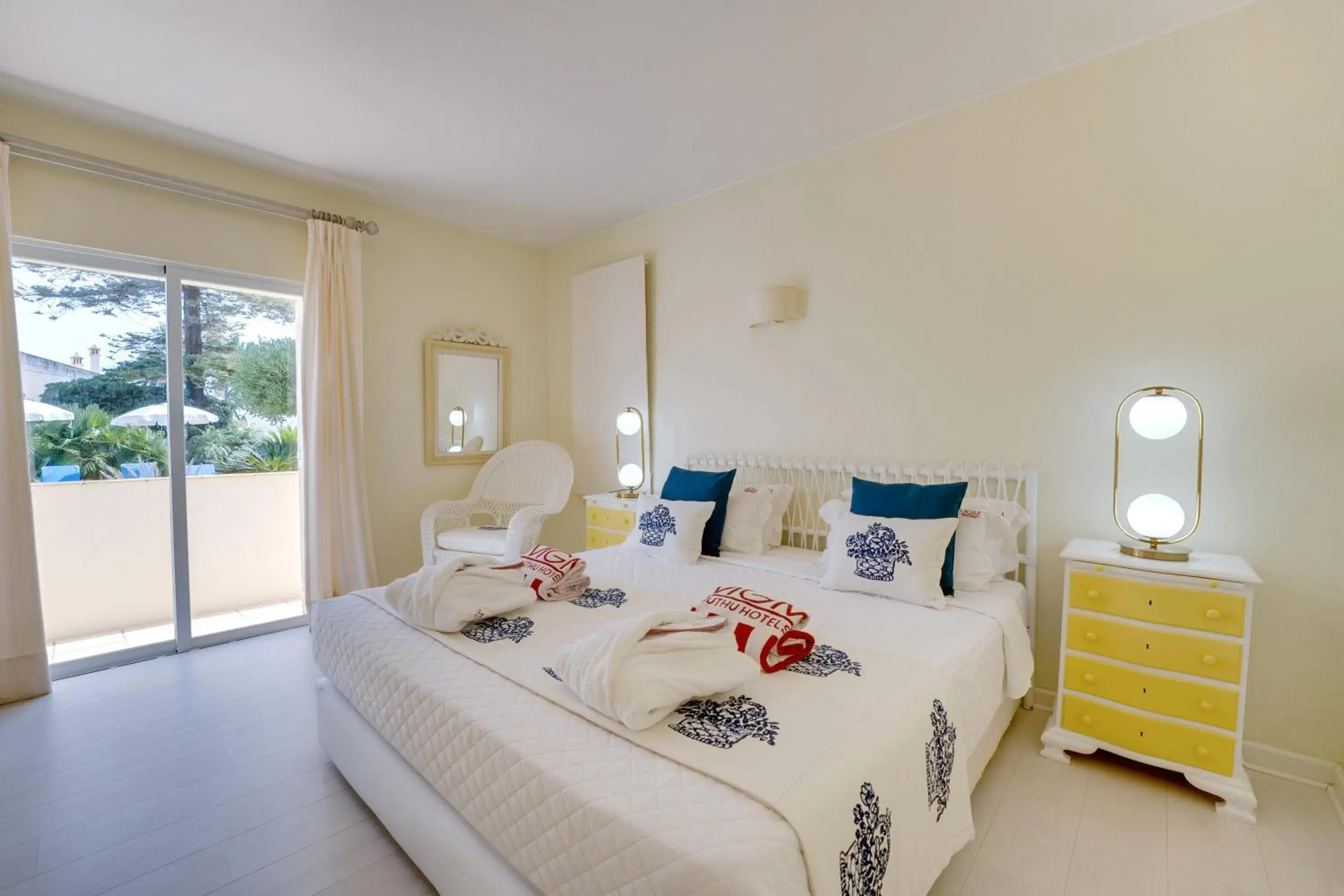 Bedroom, Bed in Muthu Clube Praia da Oura Bedroom, Bed in Muthu Clube Praia da Oura