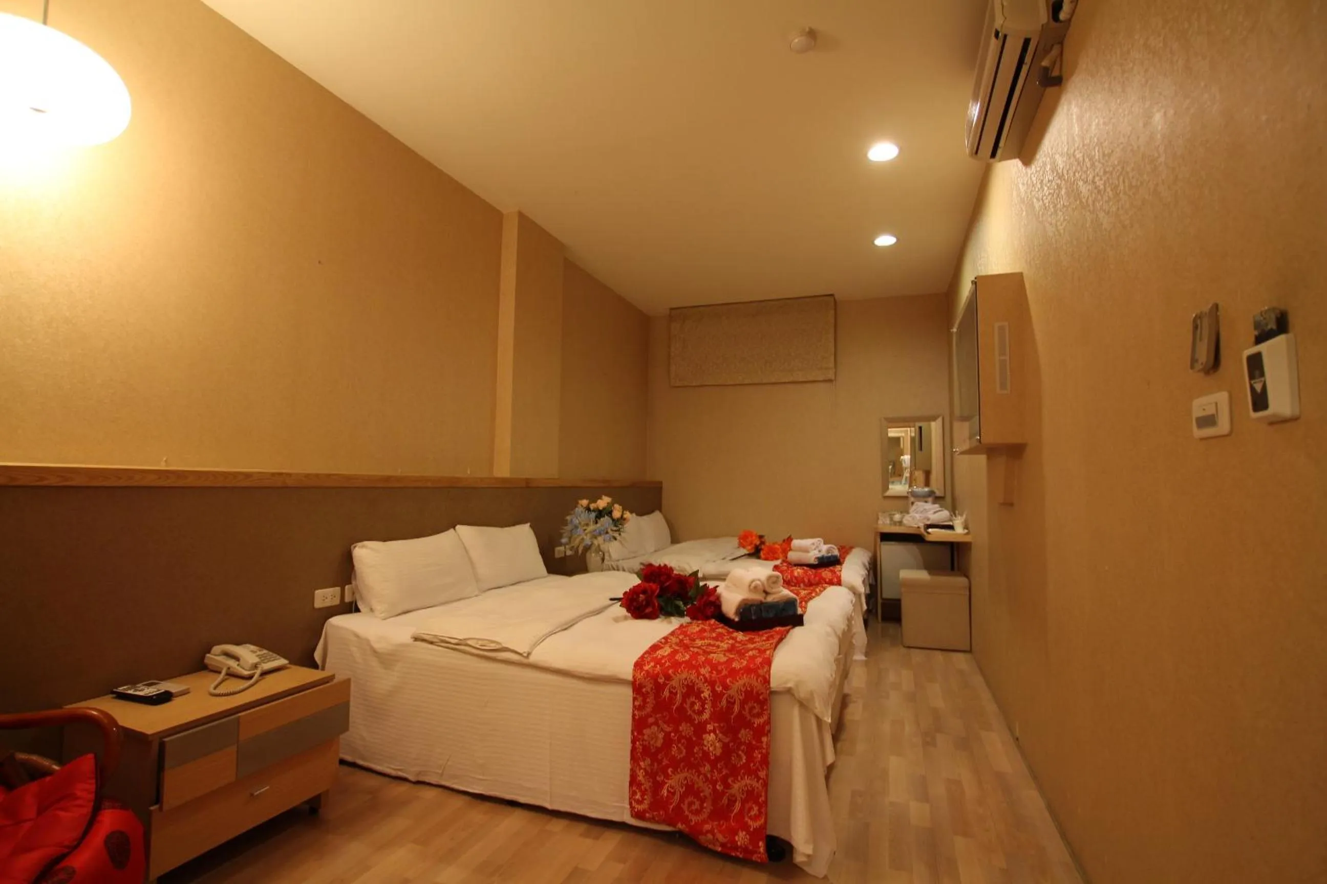 Bed in Tanxiang Resort Hotel Sun Moon Lake Harbour - Sun Moon Lake Pier