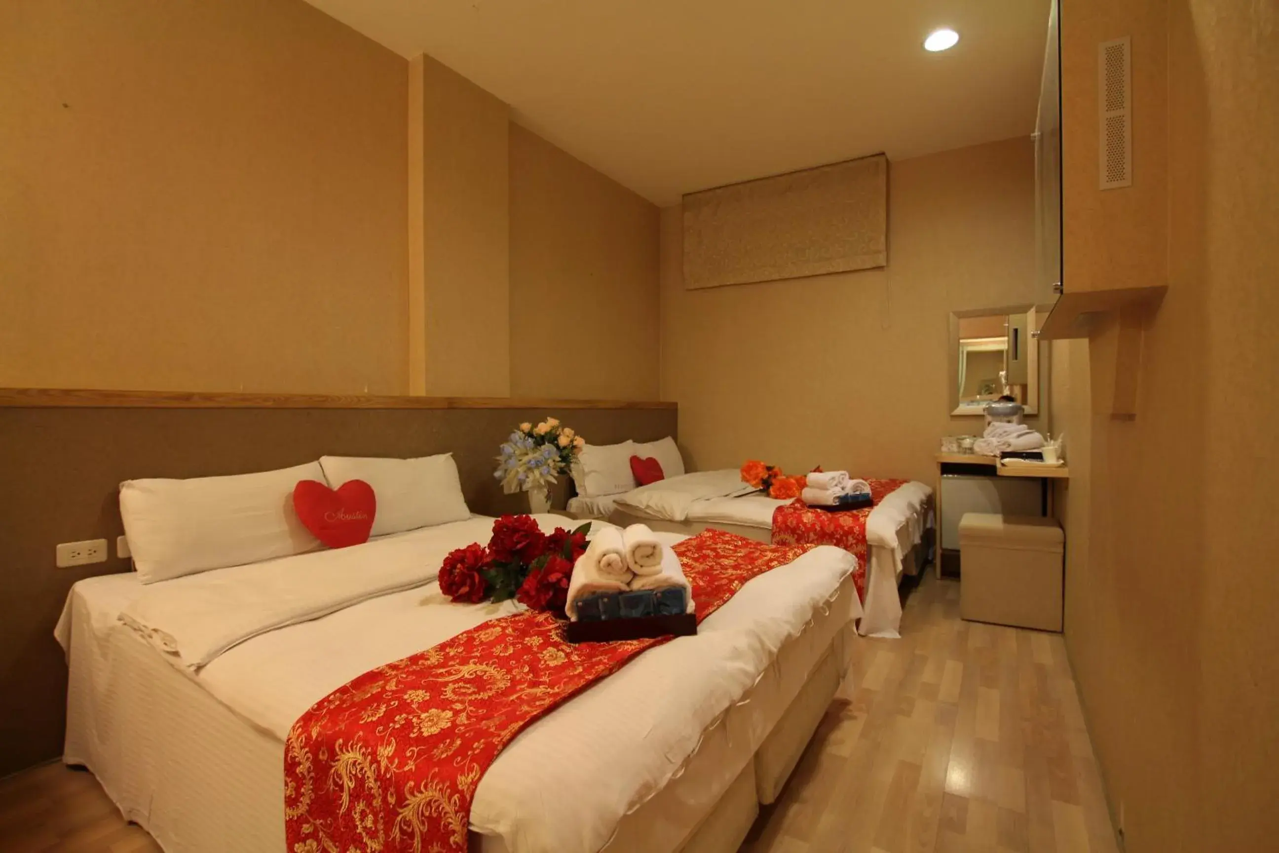 Superior King or Twin Room in Tanxiang Resort Hotel Sun Moon Lake Harbour - Sun Moon Lake Pier Superior King or Twin Room in Tanxiang Resort Hotel Sun Moon Lake Harbour - Sun Moon Lake Pier