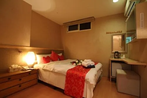 Bed in Tanxiang Resort Hotel Sun Moon Lake Harbour - Sun Moon Lake Pier