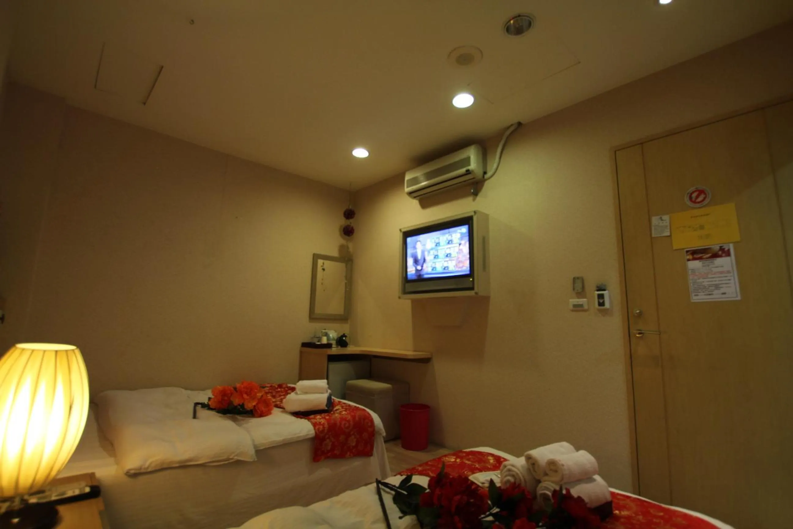 Bed in Tanxiang Resort Hotel Sun Moon Lake Harbour - Sun Moon Lake Pier