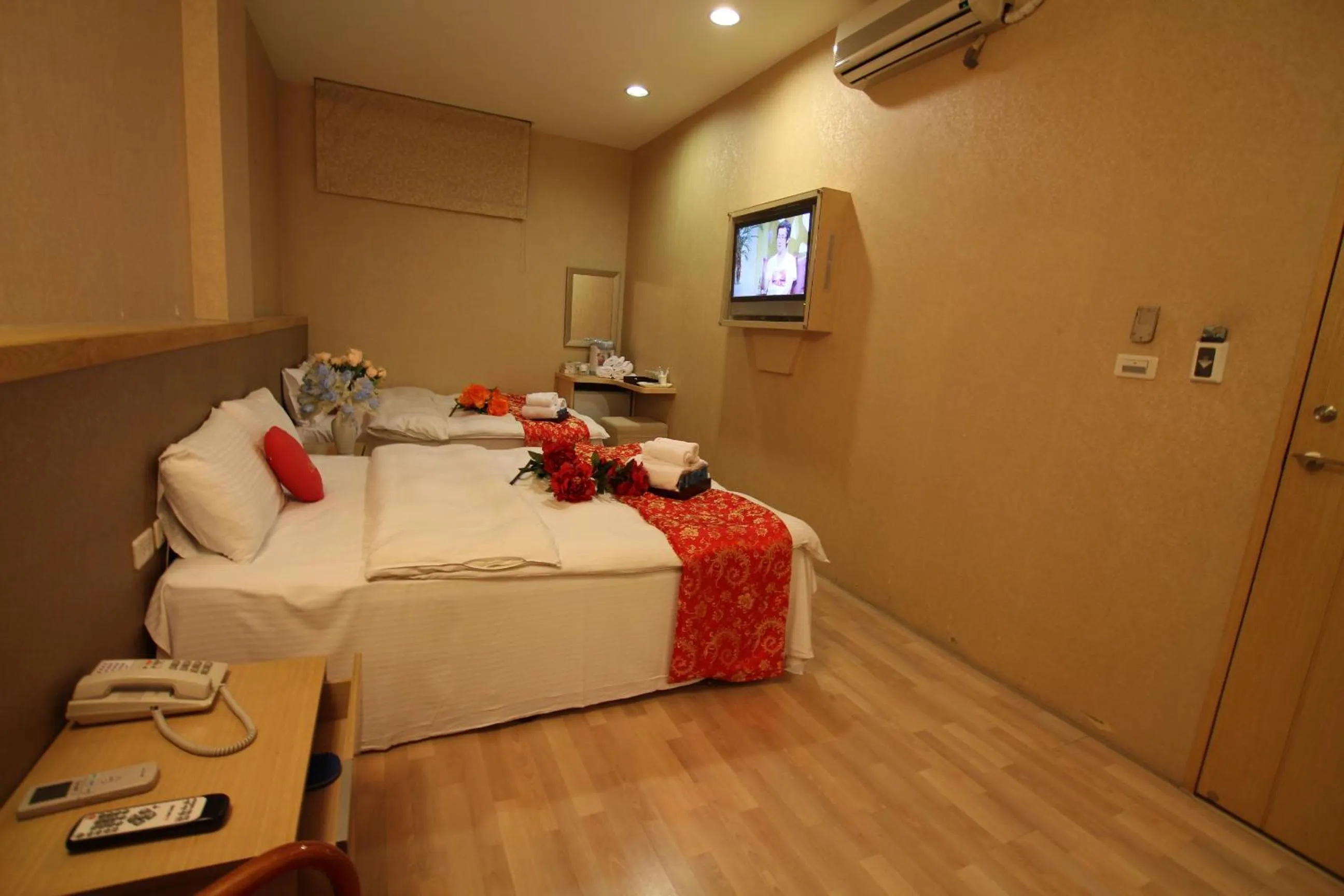 Bed in Tanxiang Resort Hotel Sun Moon Lake Harbour - Sun Moon Lake Pier