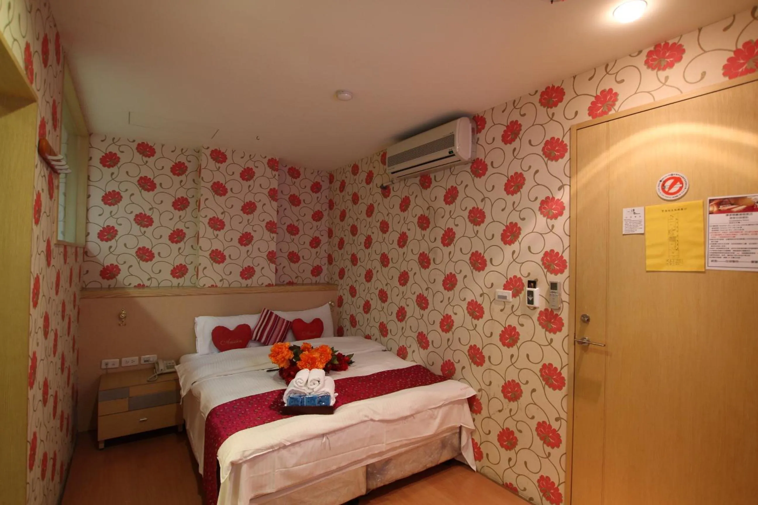 Bed in Tanxiang Resort Hotel Sun Moon Lake Harbour - Sun Moon Lake Pier