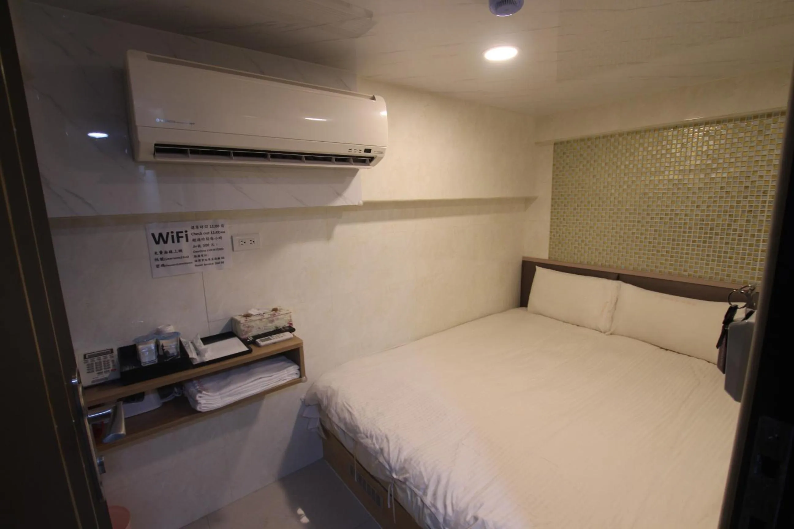 Bed in Tanxiang Resort Hotel Sun Moon Lake Harbour - Sun Moon Lake Pier