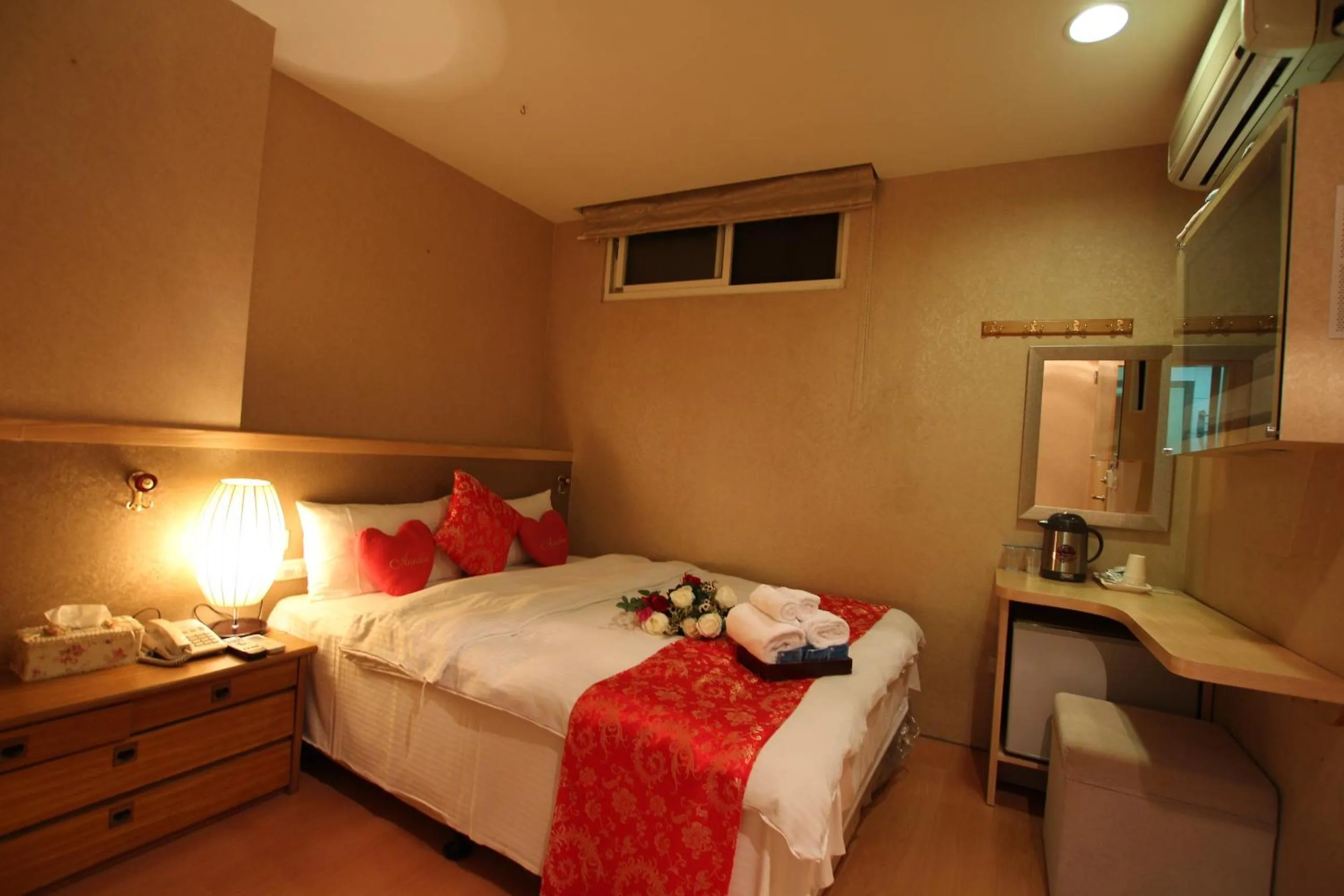 Bed in Tanxiang Resort Hotel Sun Moon Lake Harbour - Sun Moon Lake Pier