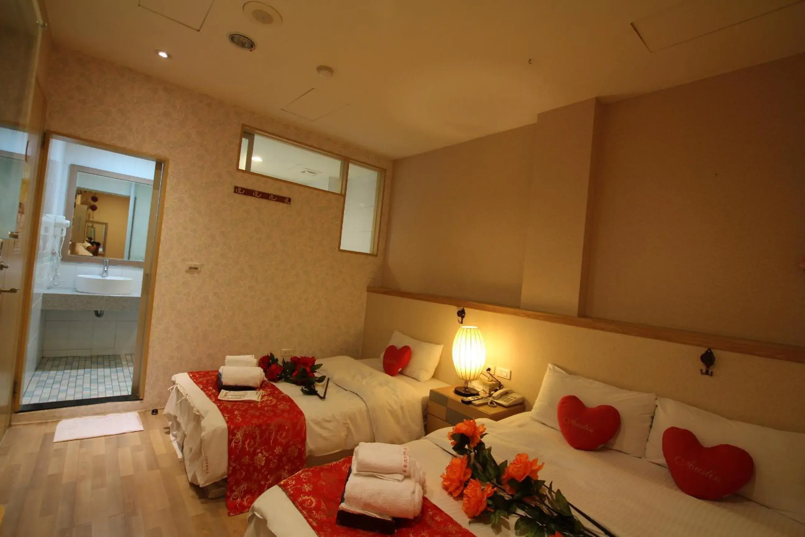 Superior Triple Room (No Window) in Tanxiang Resort Hotel Sun Moon Lake Harbour - Sun Moon Lake Pier Superior Triple Room (No Window) in Tanxiang Resort Hotel Sun Moon Lake Harbour - Sun Moon Lake Pier