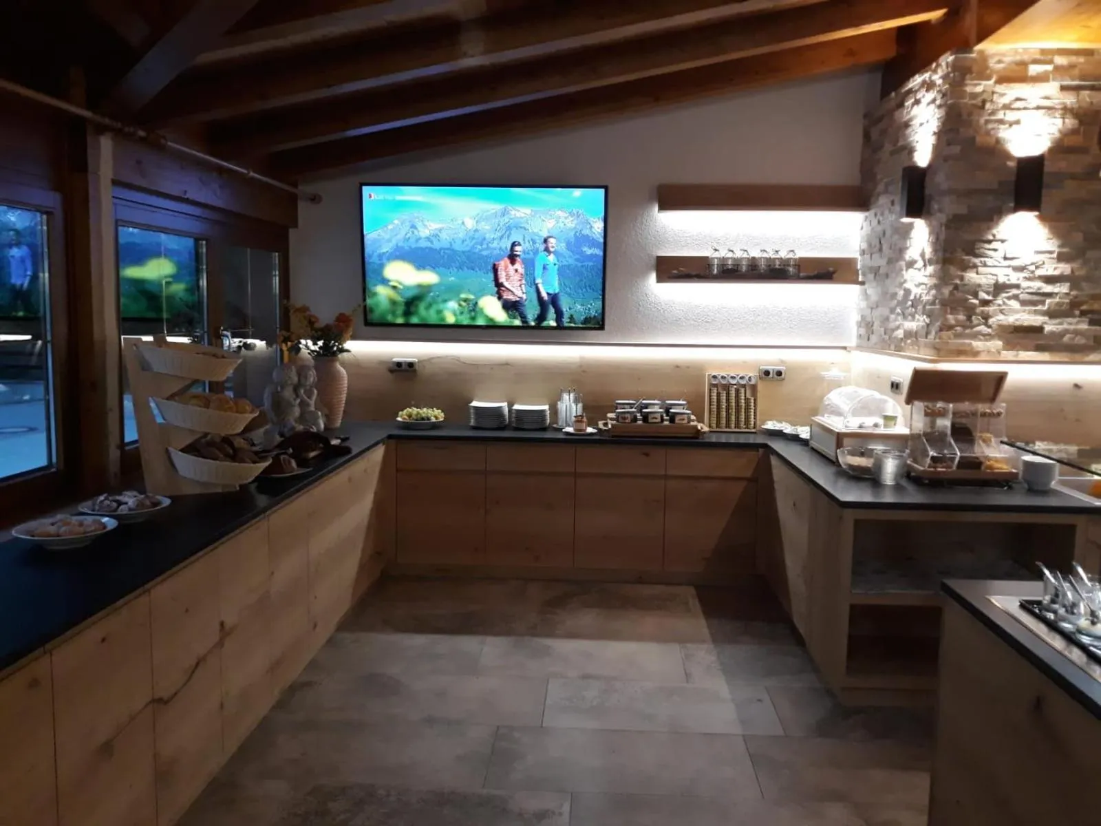 Buffet breakfast in Hotel Jagdhof