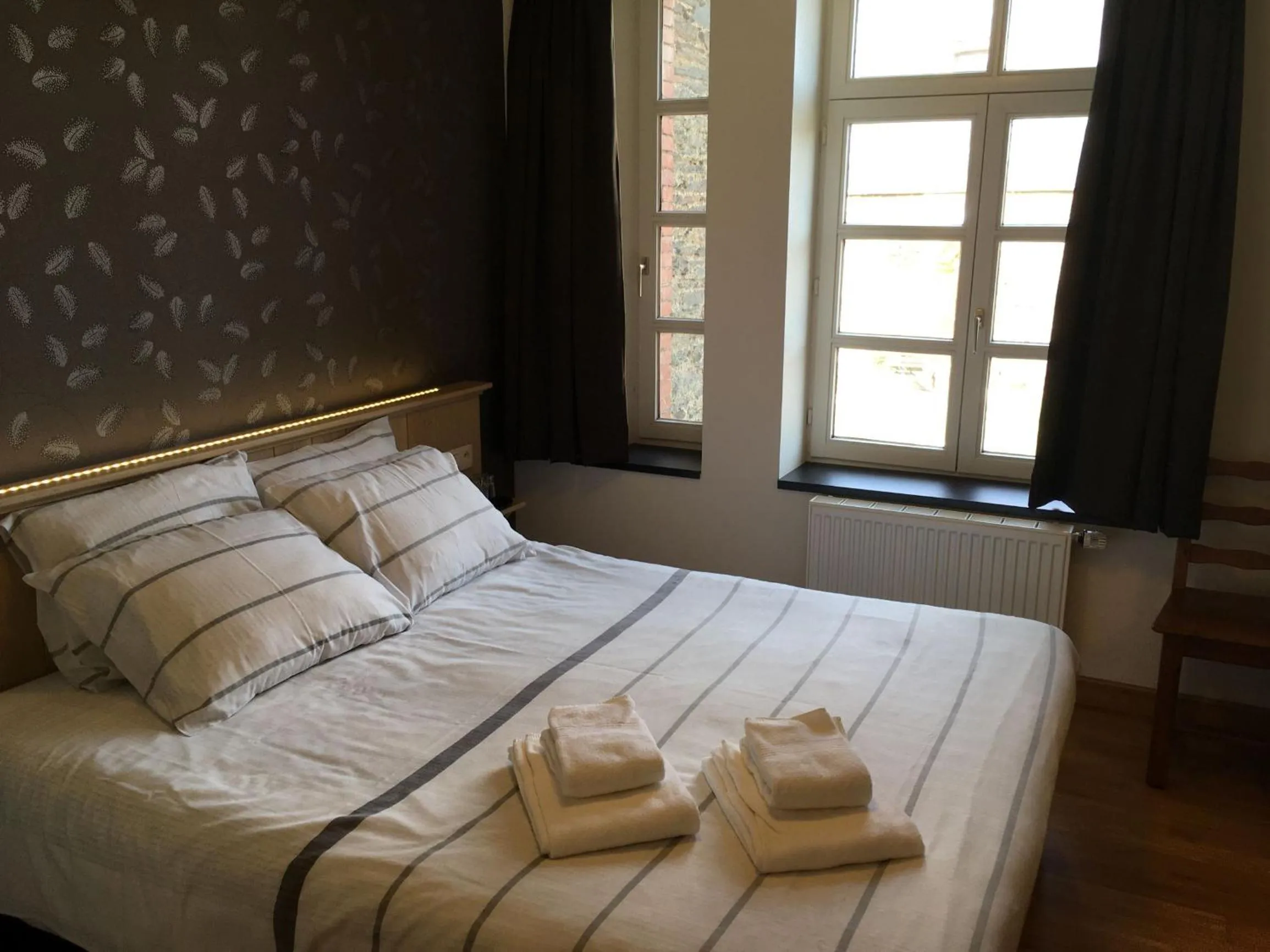 Bedroom, Bed in Auberge Saint-Martin