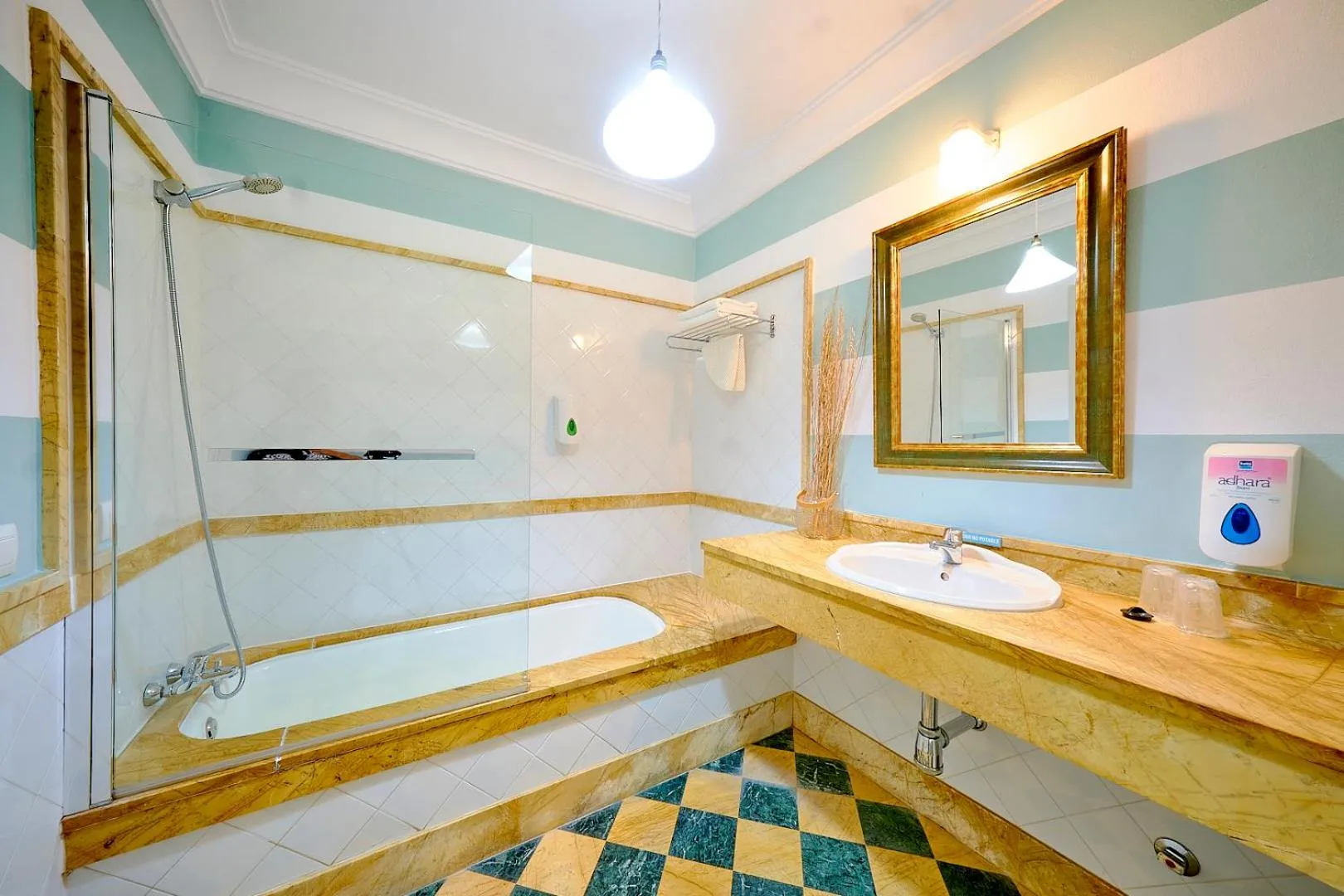 Bathroom in Labreña Hotel