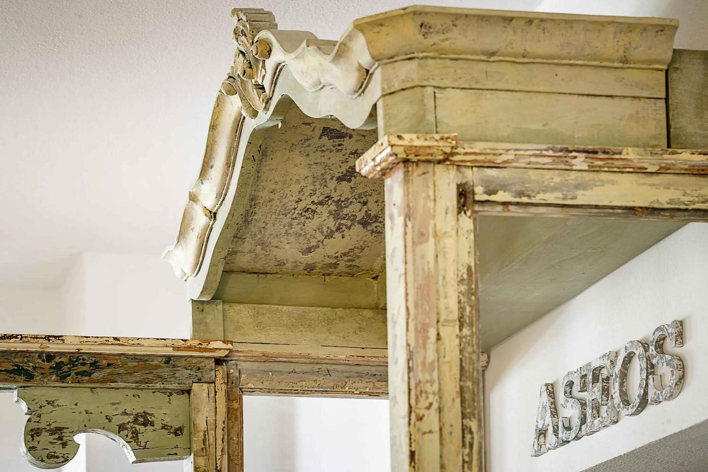 Decorative detail in Labreña Hotel