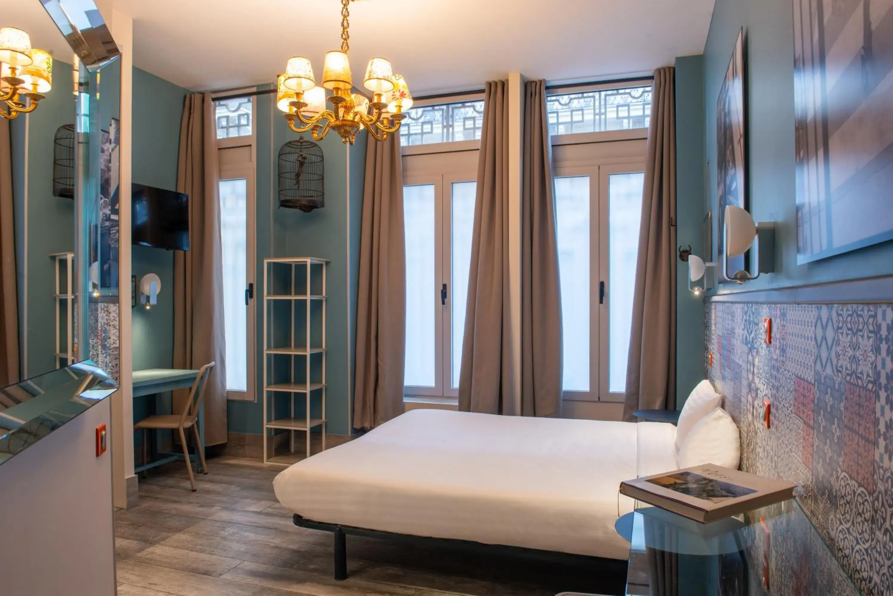 Bed in Hôtel de Roubaix Bed in Hôtel de Roubaix