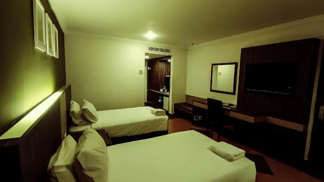 Bed in De Rhu Beach Resort Bed in De Rhu Beach Resort