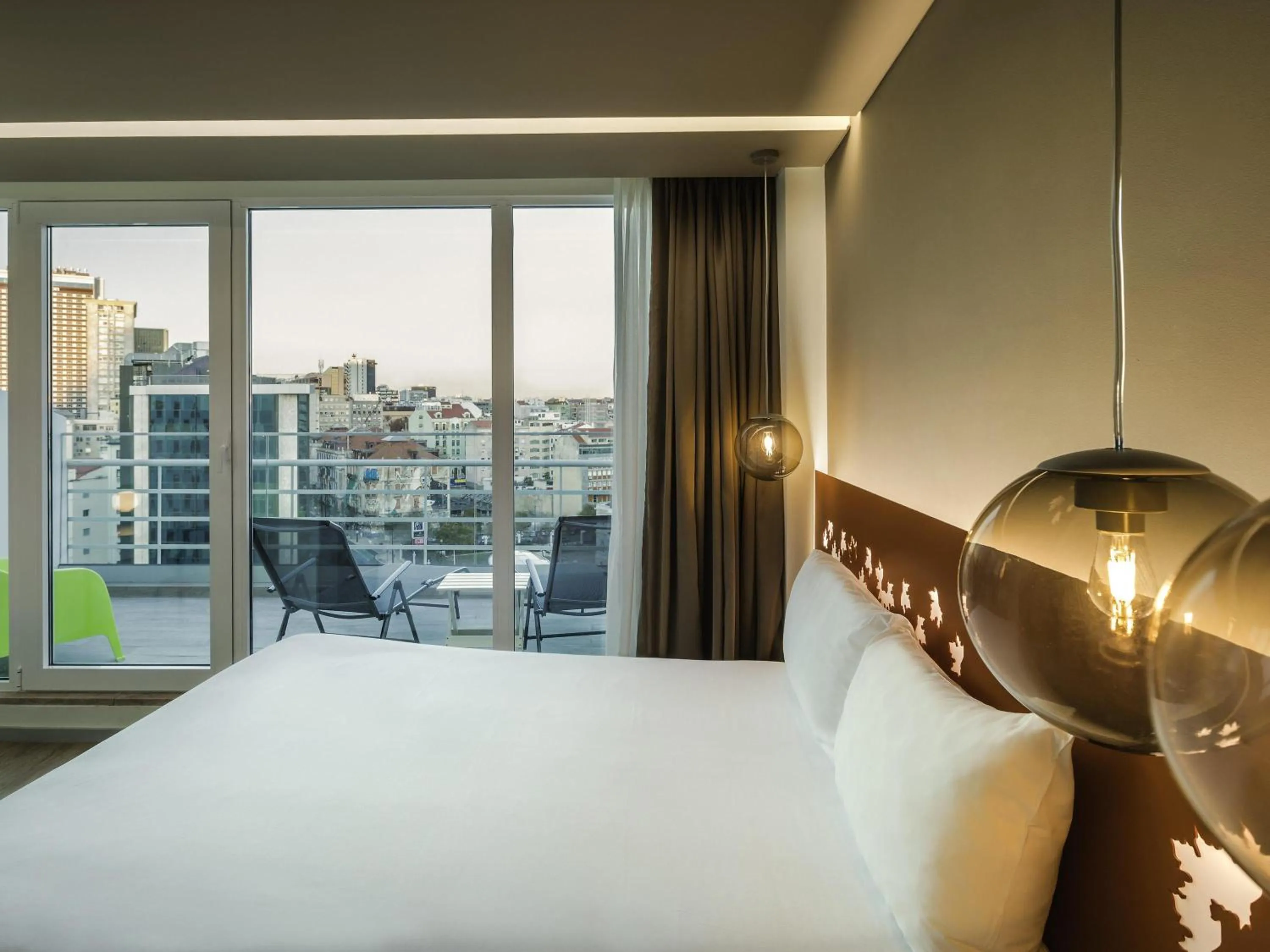 Property building, Bed in Ibis Styles Lisboa Centro Marquês de Pombal