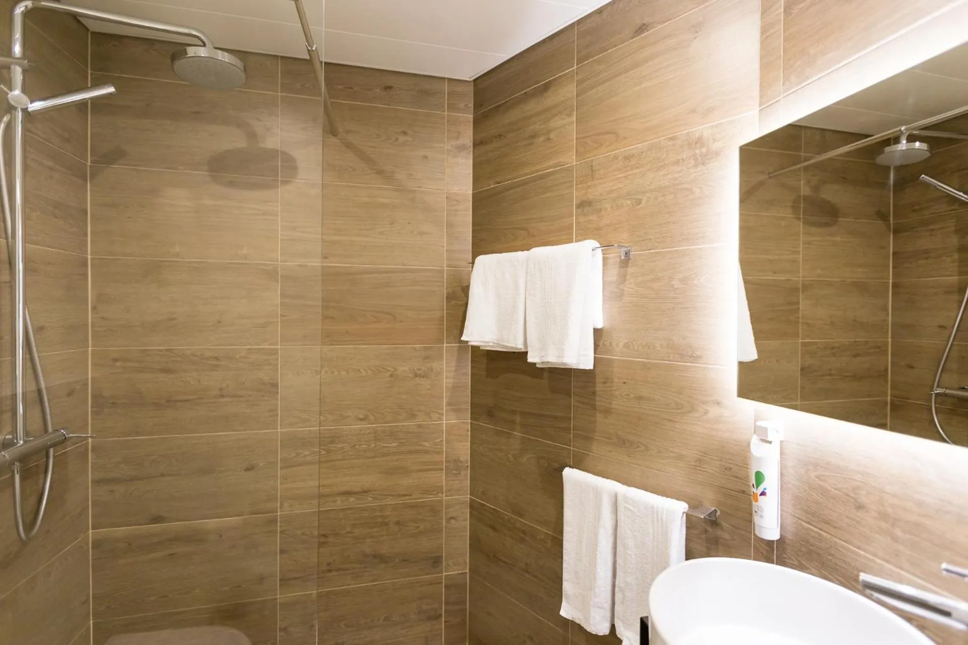 Shower in Ibis Styles Lisboa Centro Marquês de Pombal