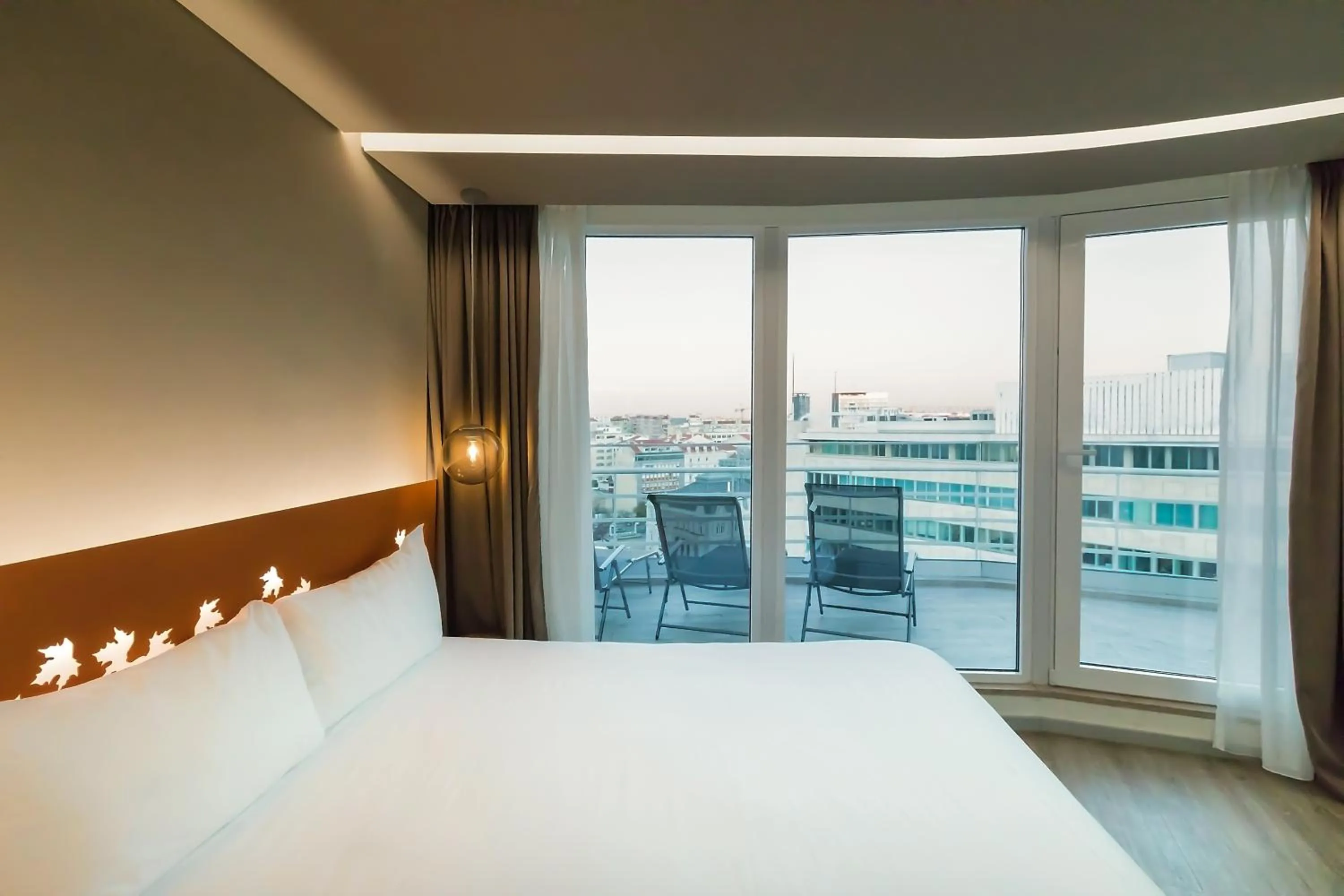 Bed in Ibis Styles Lisboa Centro Marquês de Pombal