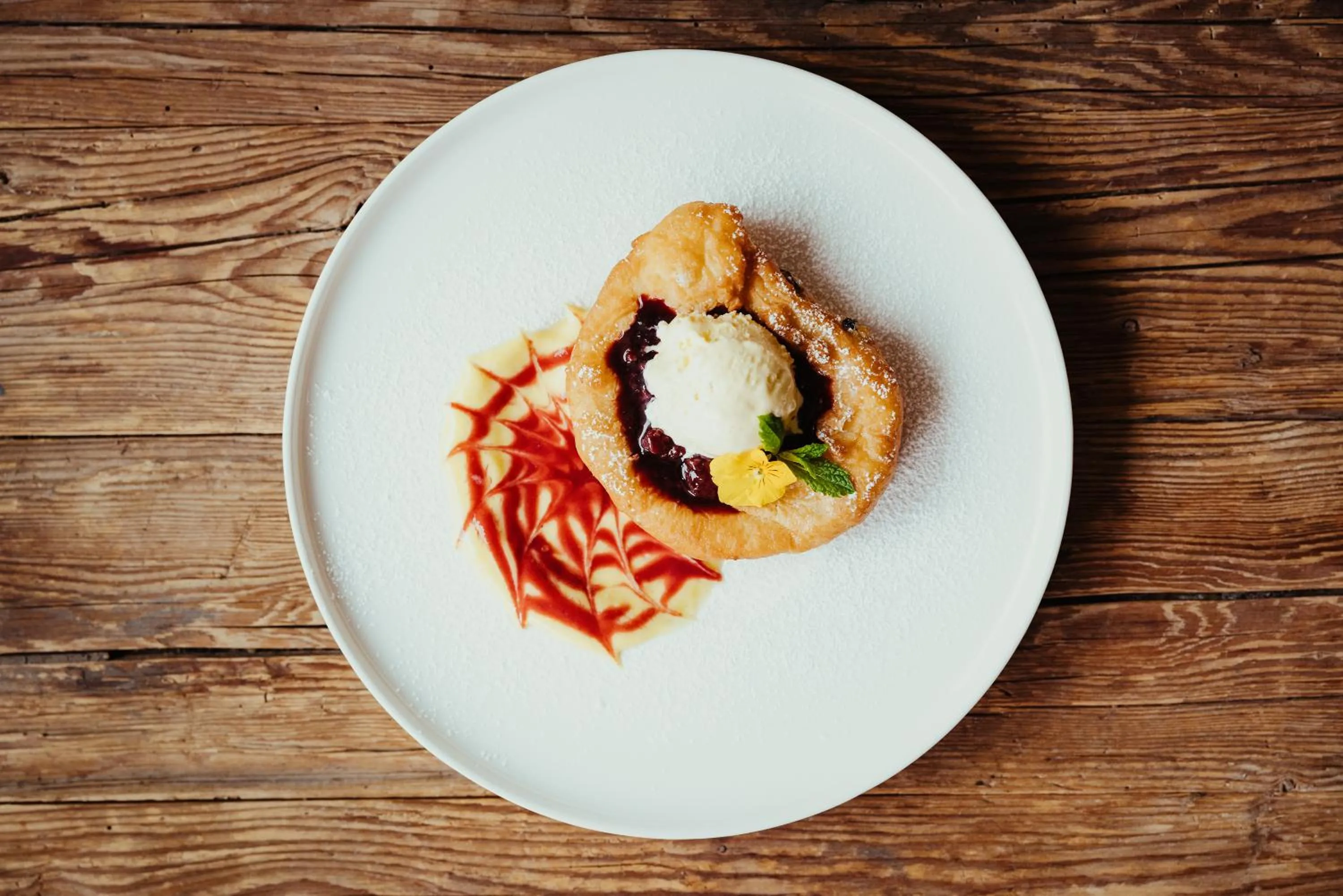 Restaurant/places to eat in Hotel Alpenrose