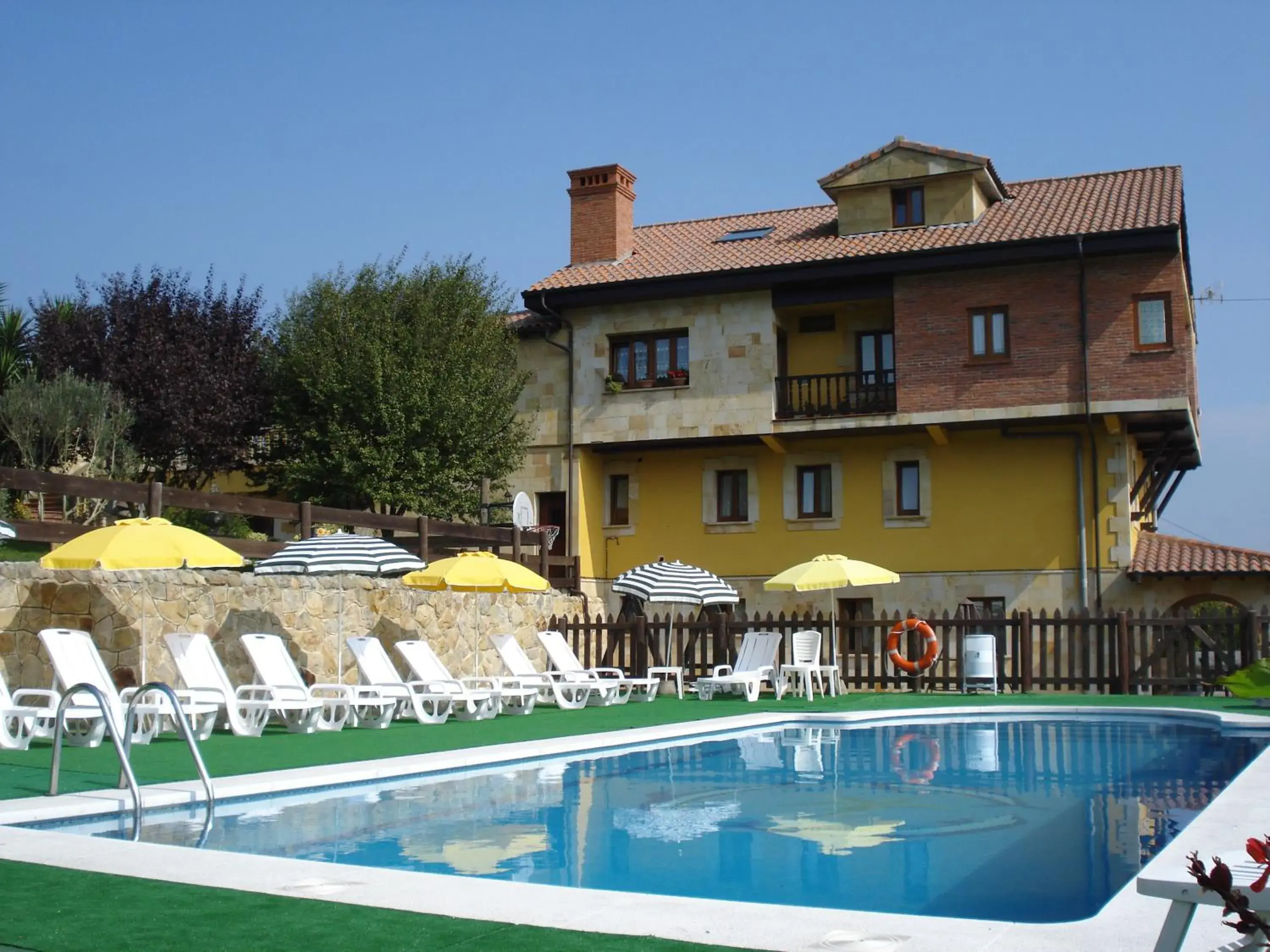 Property building in Apartamentos La Gloria Property building in Apartamentos La Gloria