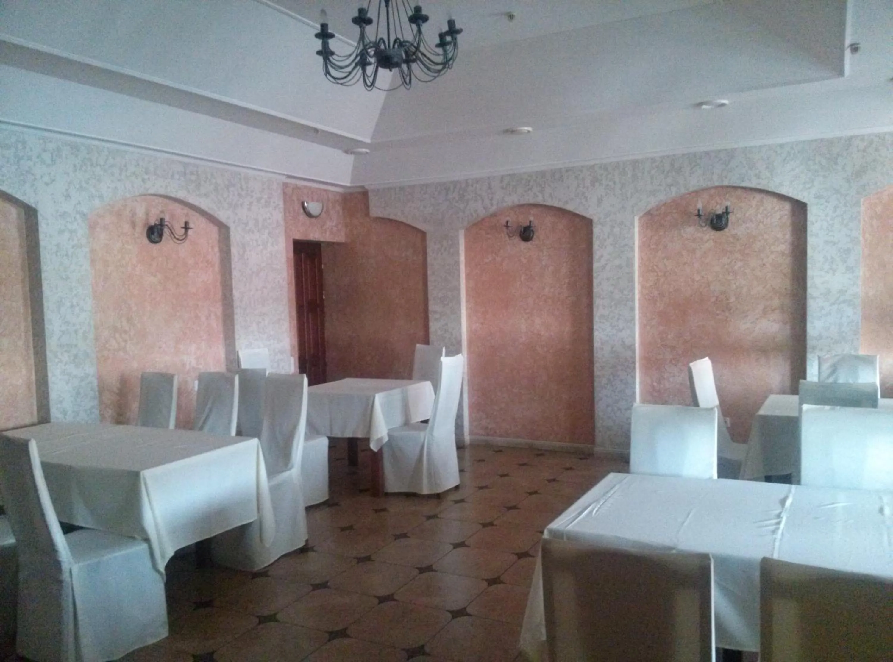 Restaurant/places to eat in Gostiniy Dvor