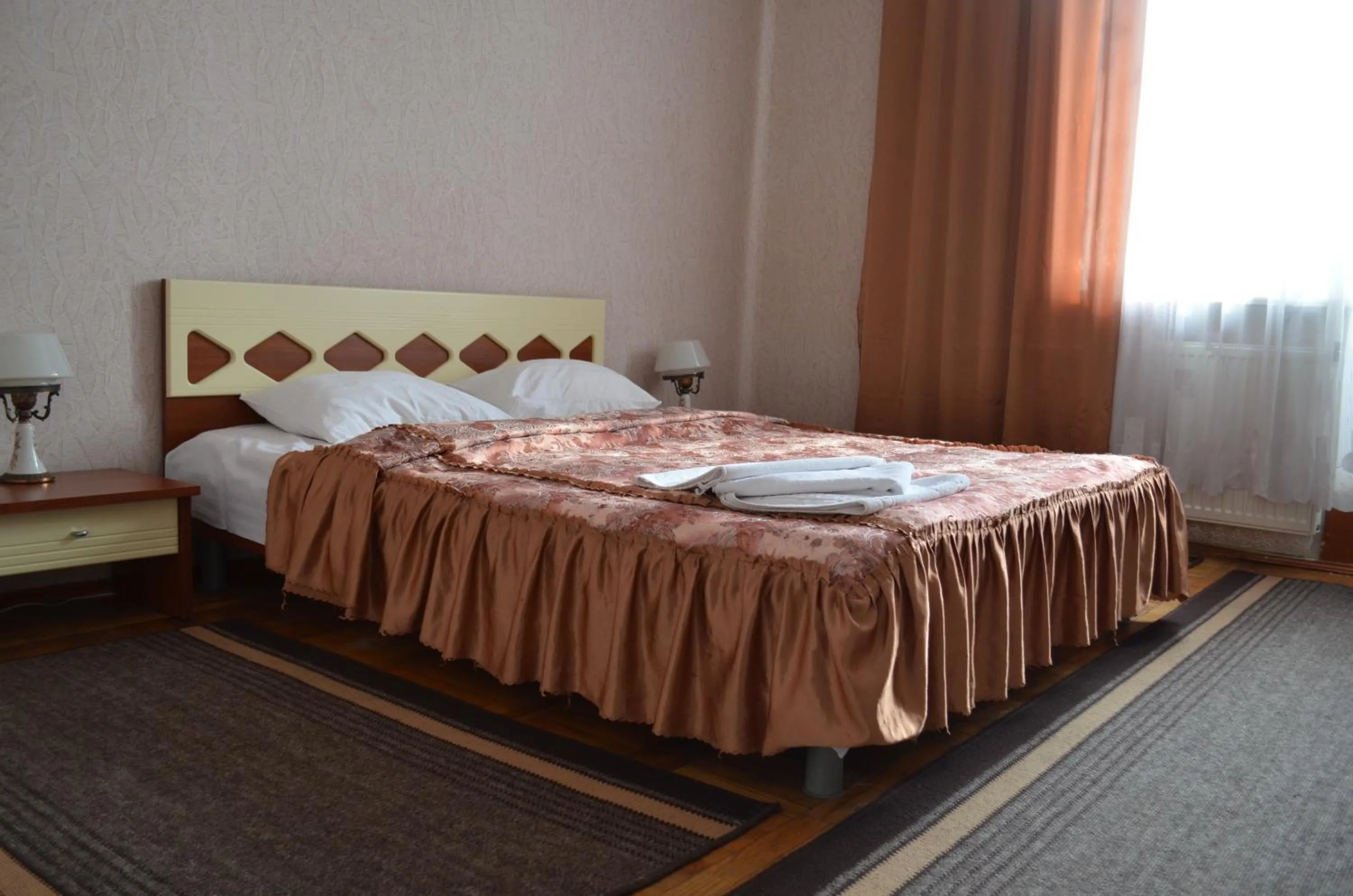 Bed in Gostiniy Dvor