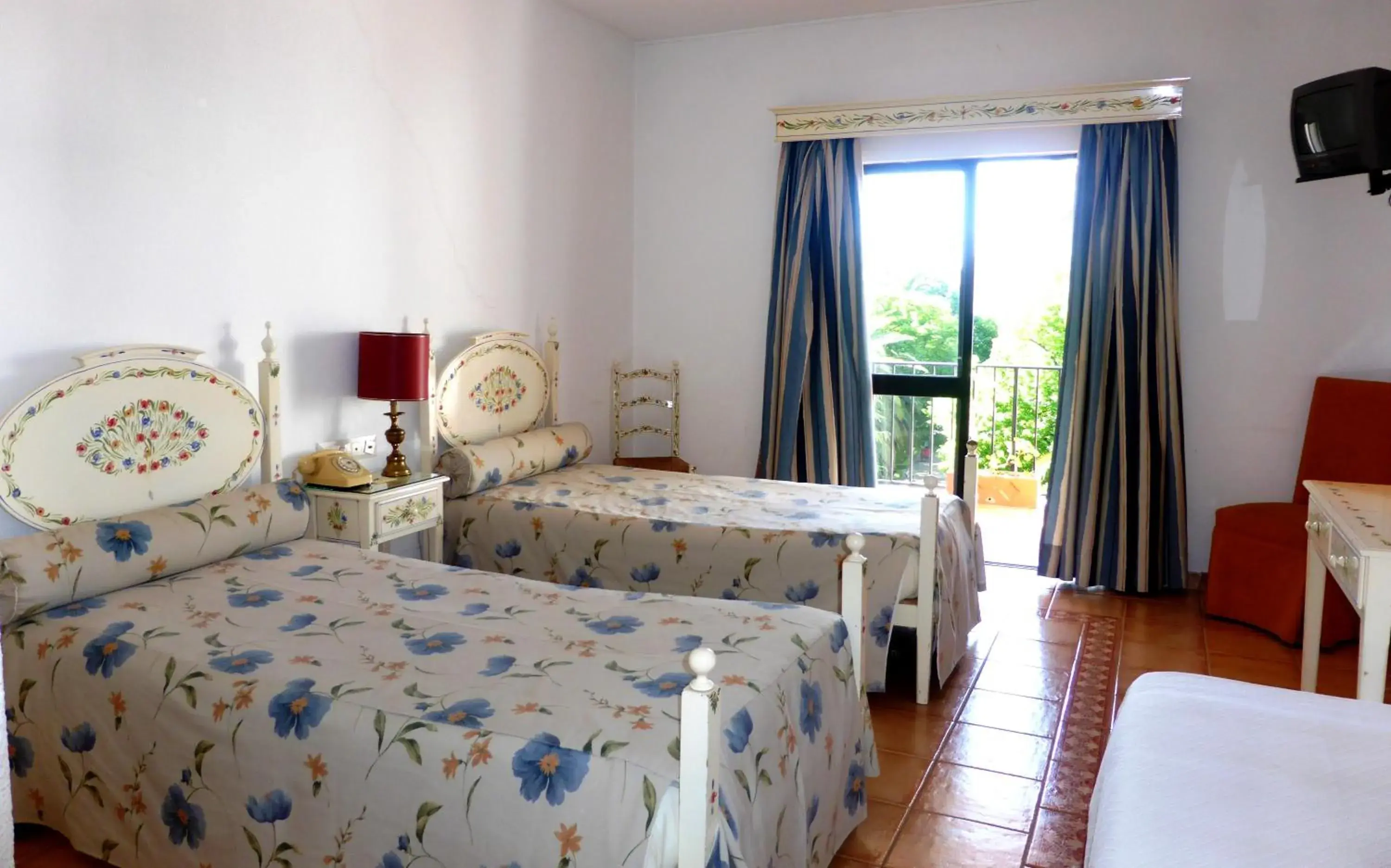 Twin Room in Hotel Sol e Serra Twin Room in Hotel Sol e Serra