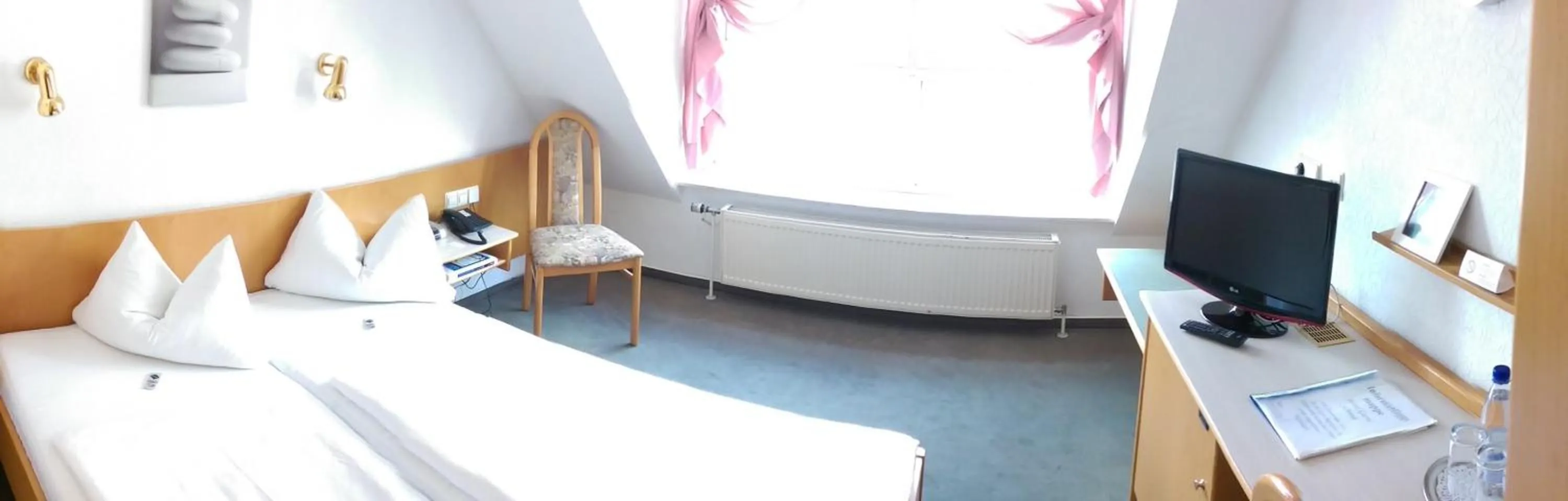 Photo of the whole room, Bed in Hotel Garni Schmid