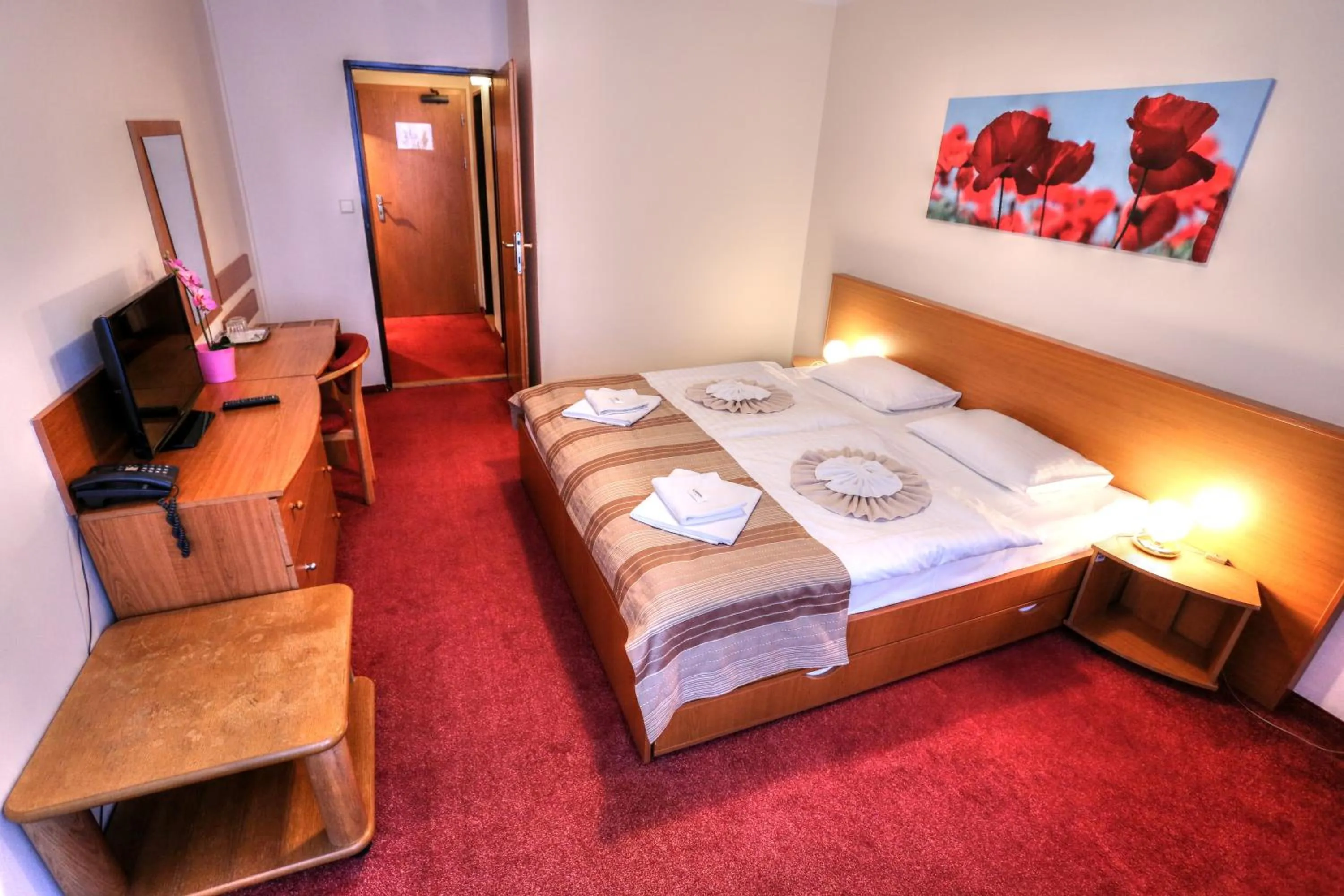 Bed in Hotel SOREA TRIGAN