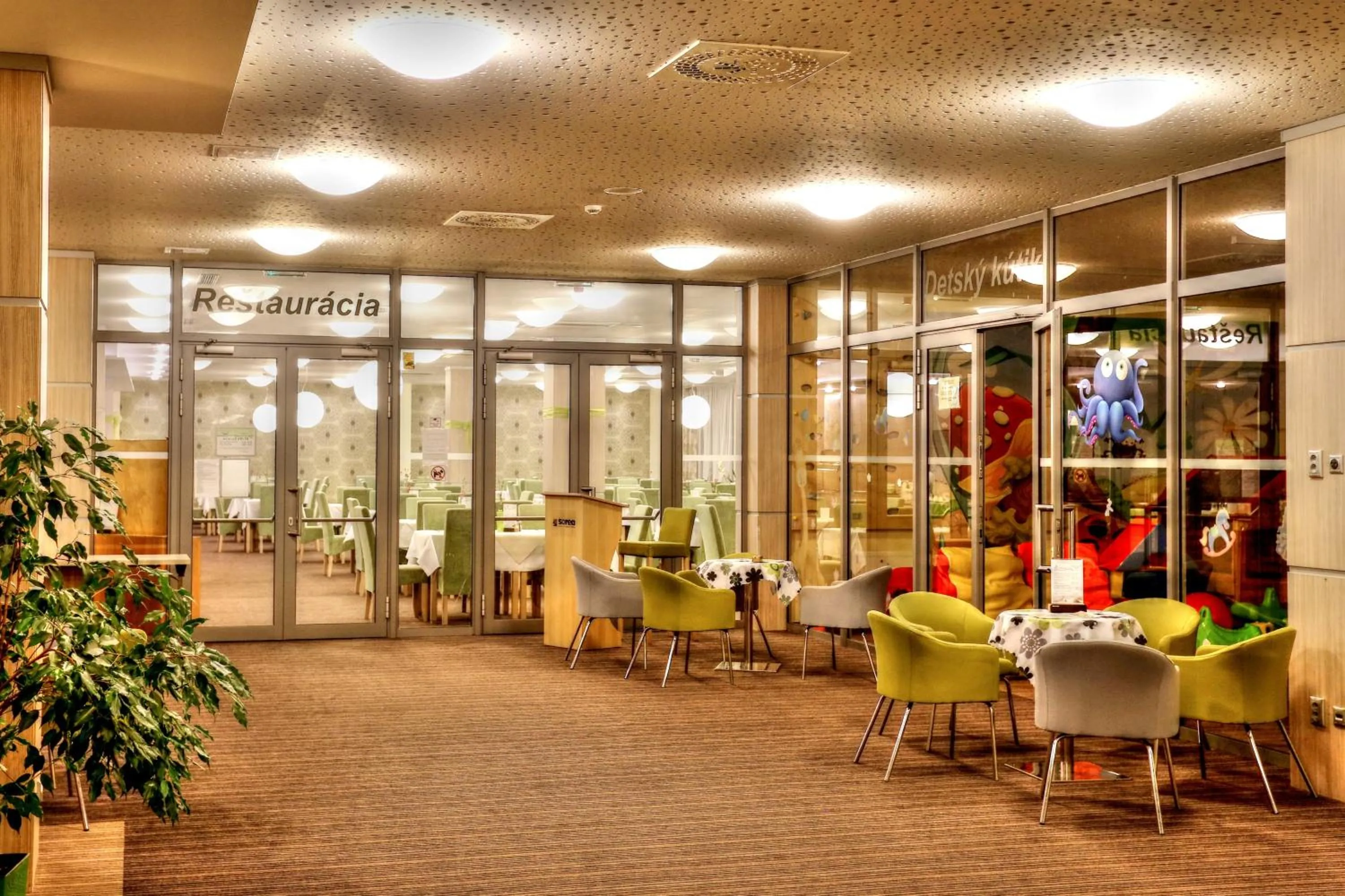 Restaurant/places to eat in Hotel SOREA TRIGAN