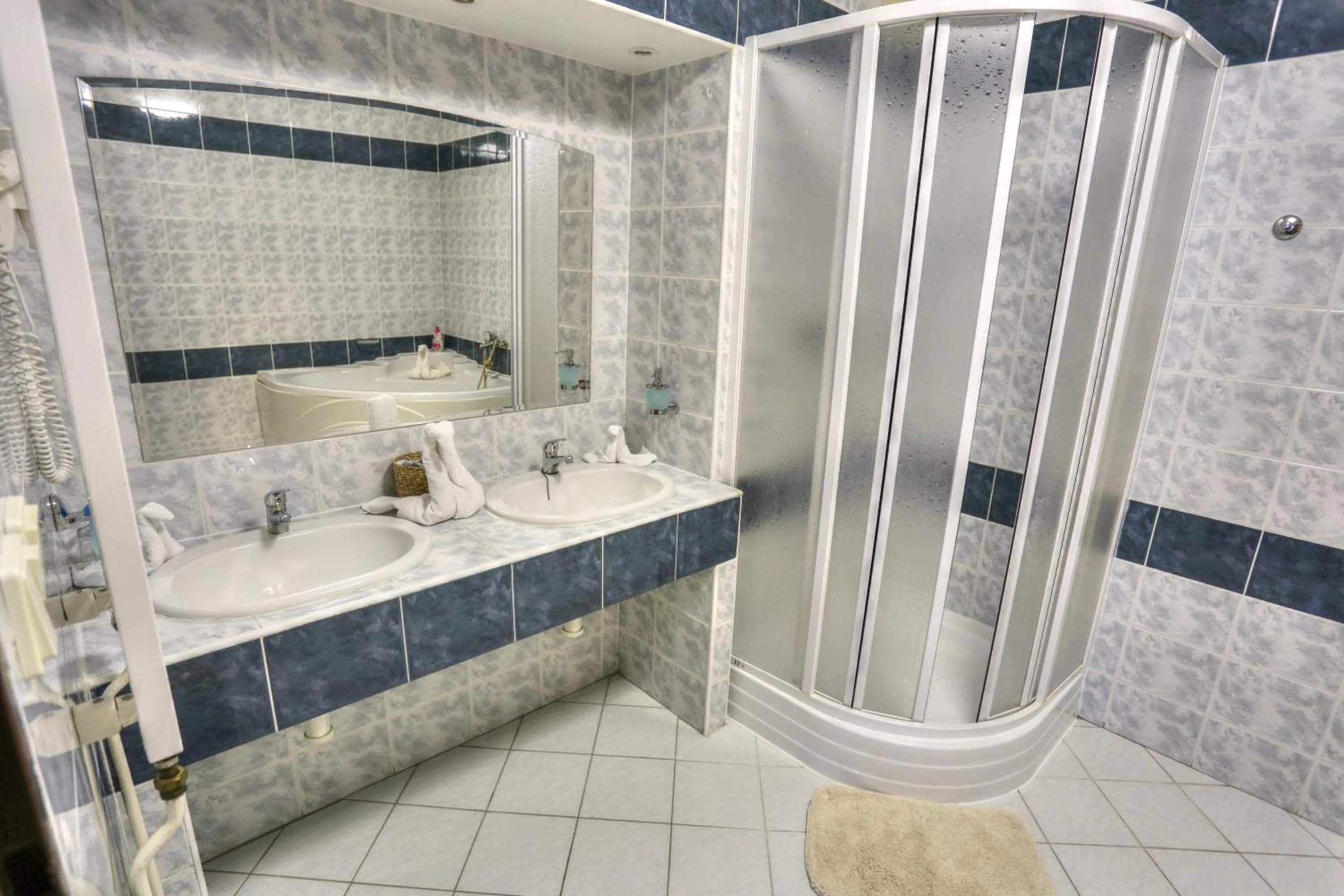 Bathroom in Hotel SOREA TRIGAN