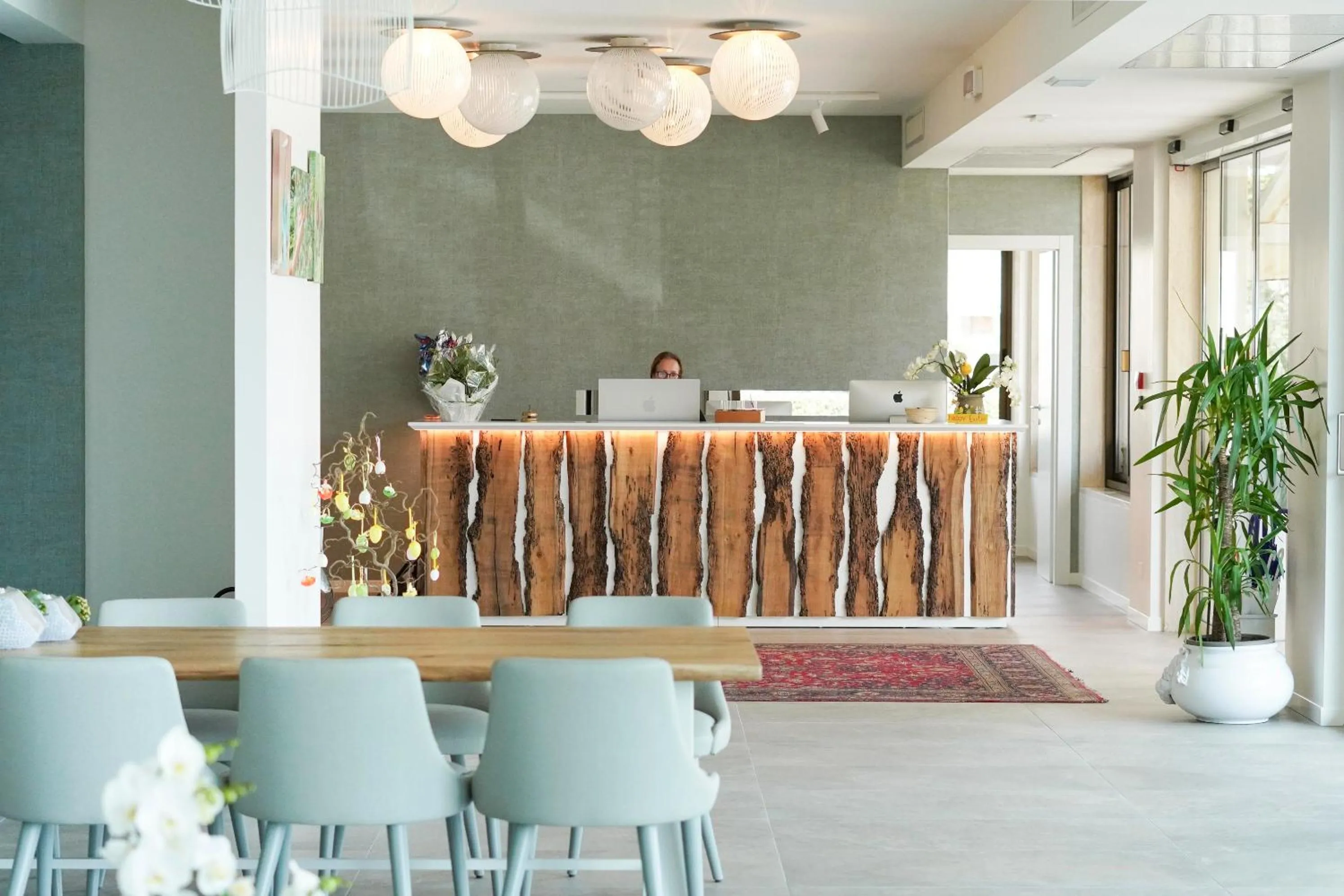 Lobby or reception in Junior Family Hotel