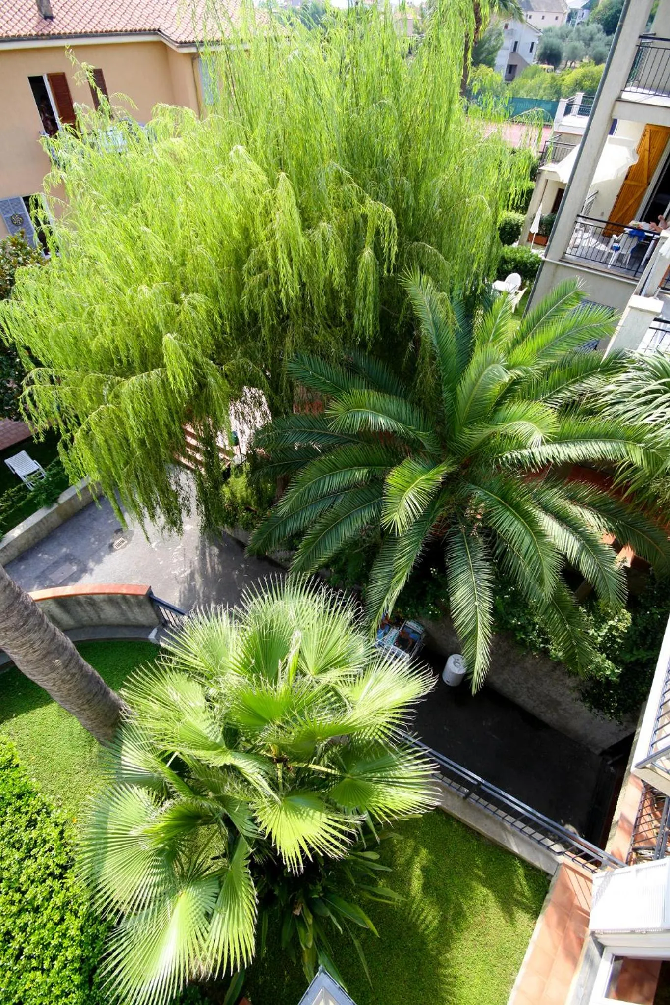 Garden view in Residence La Meridiana