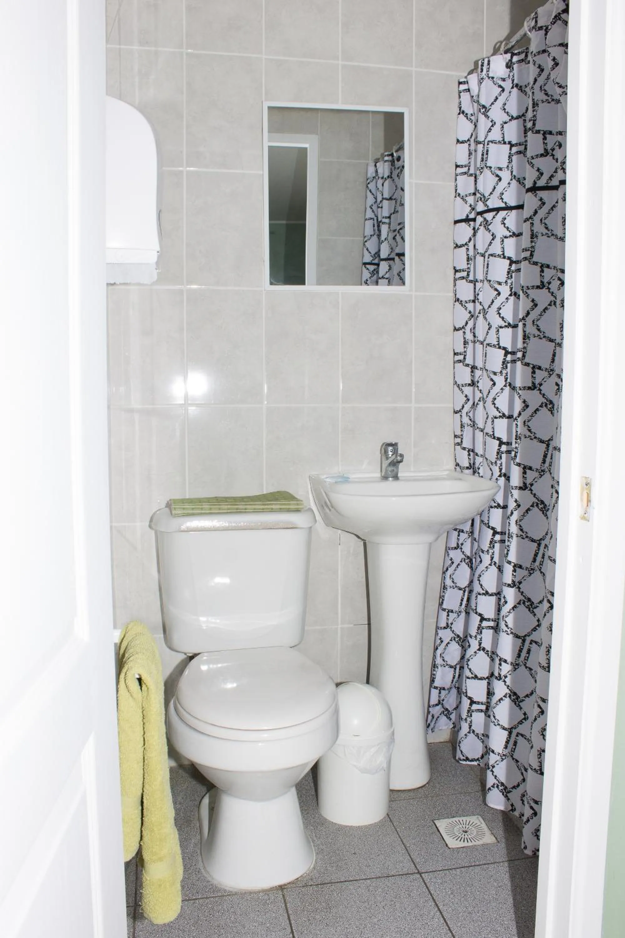 Bathroom in Hostal Residencia Blest Gana