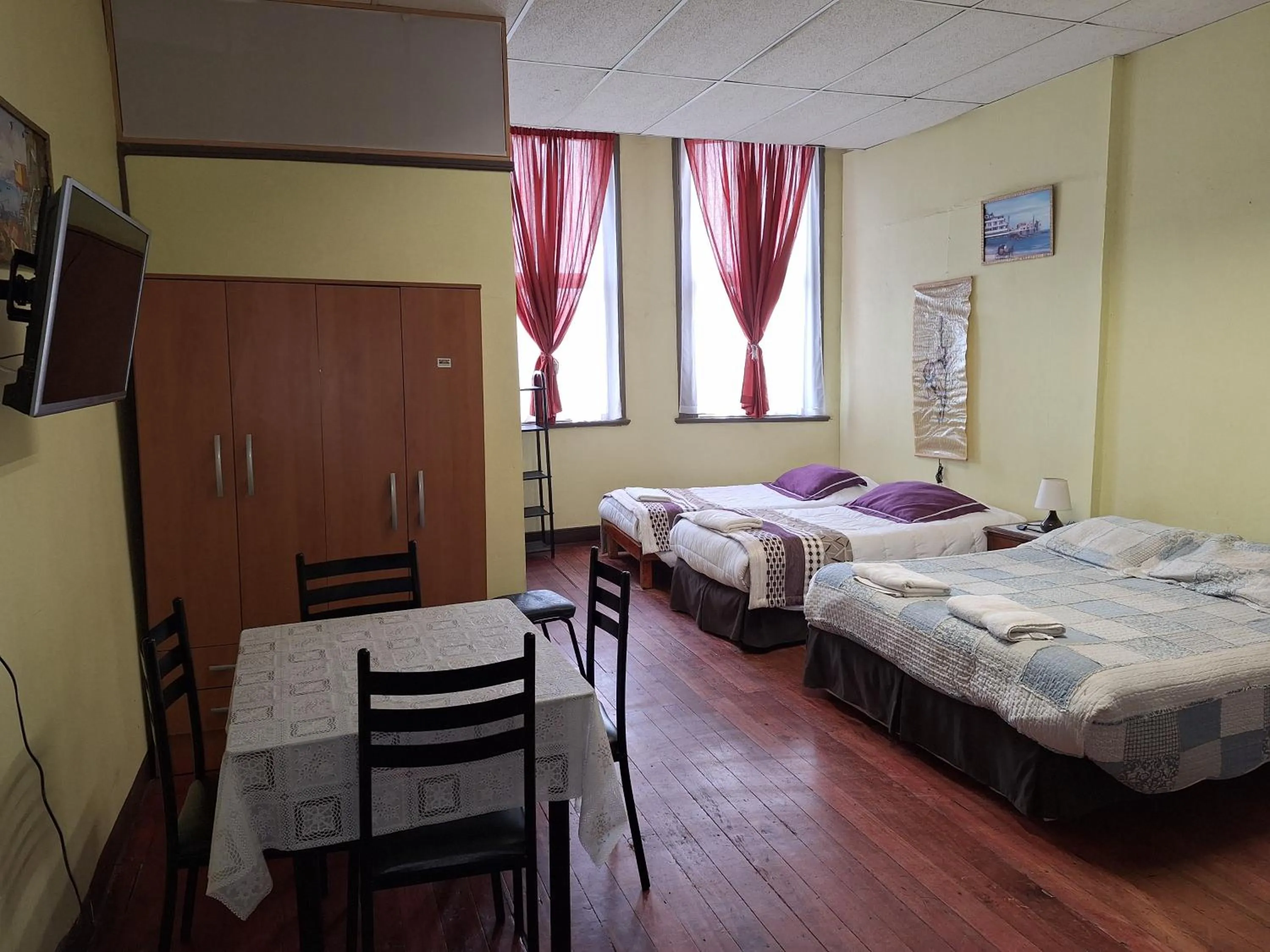 Bed in Hostal Residencia Blest Gana