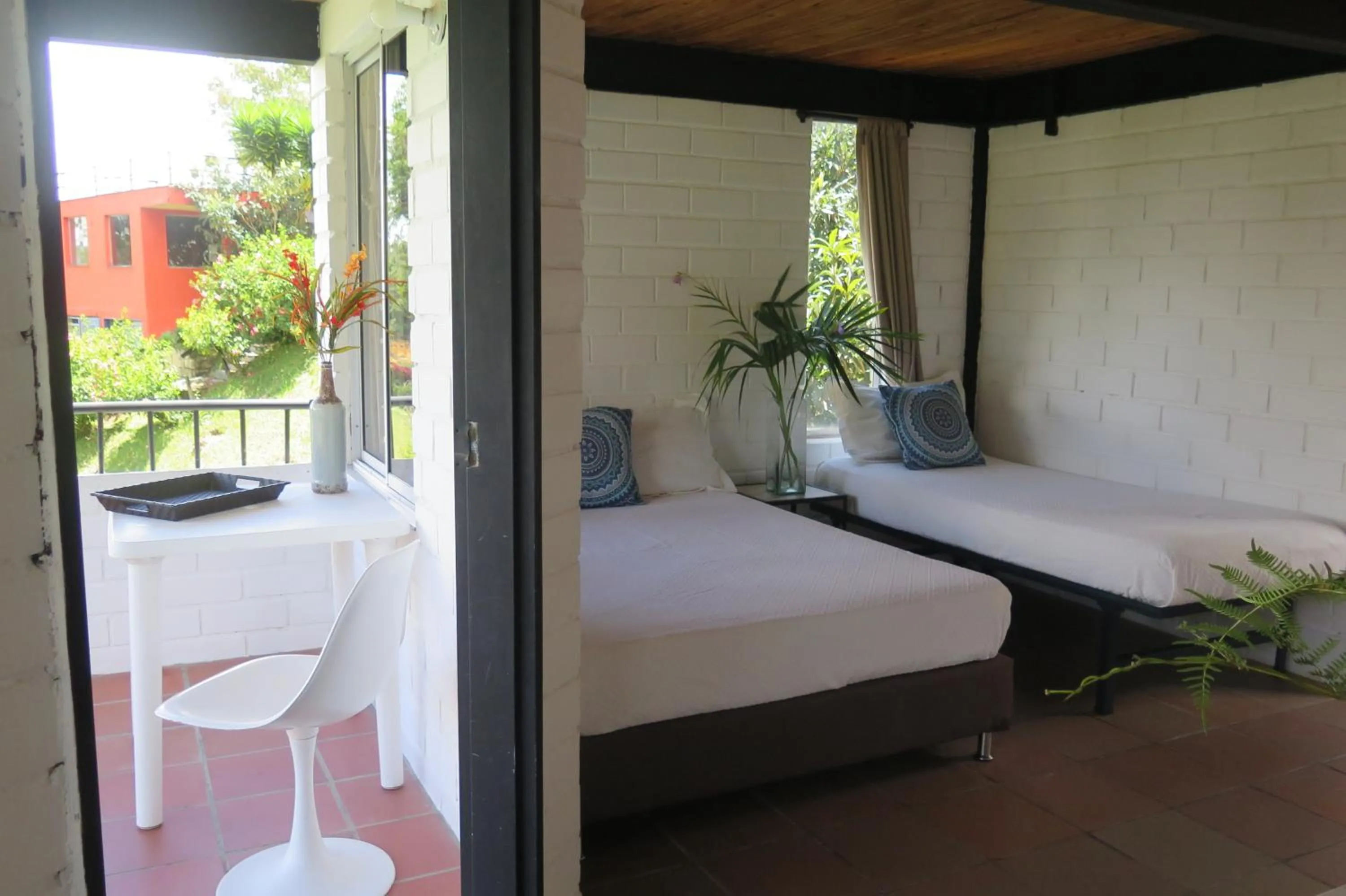 Text overlay, Bed in Ecolodge Bahia del Peñón