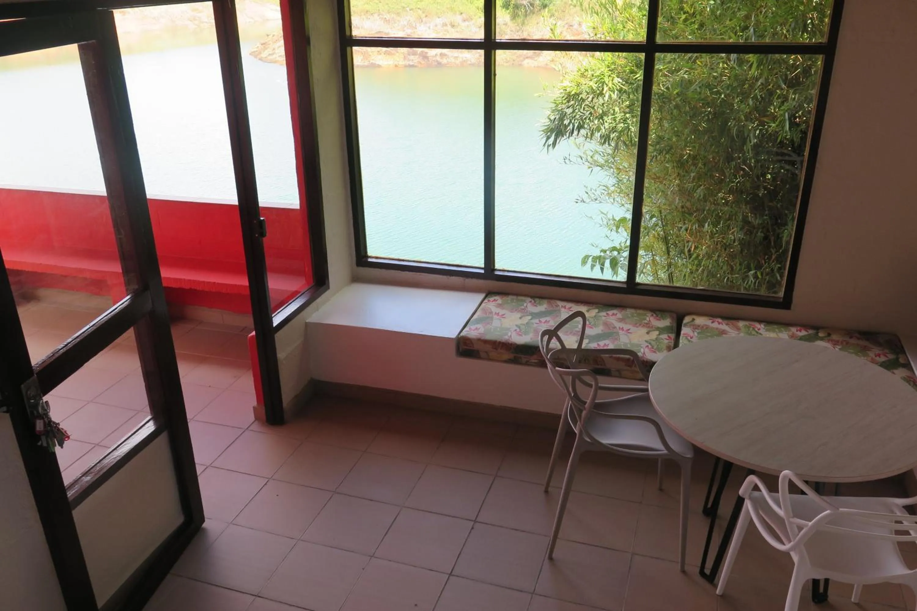 Dining area in Ecolodge Bahia del Peñón