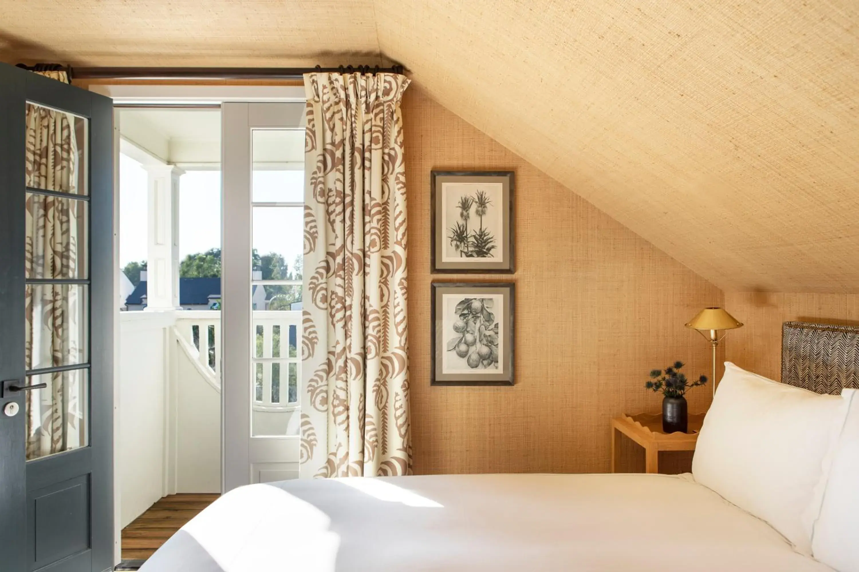 Bed in Hotel 850 SVB, West Hollywood, a Member of Design Hotels Bed in Hotel 850 SVB, West Hollywood, a Member of Design Hotels