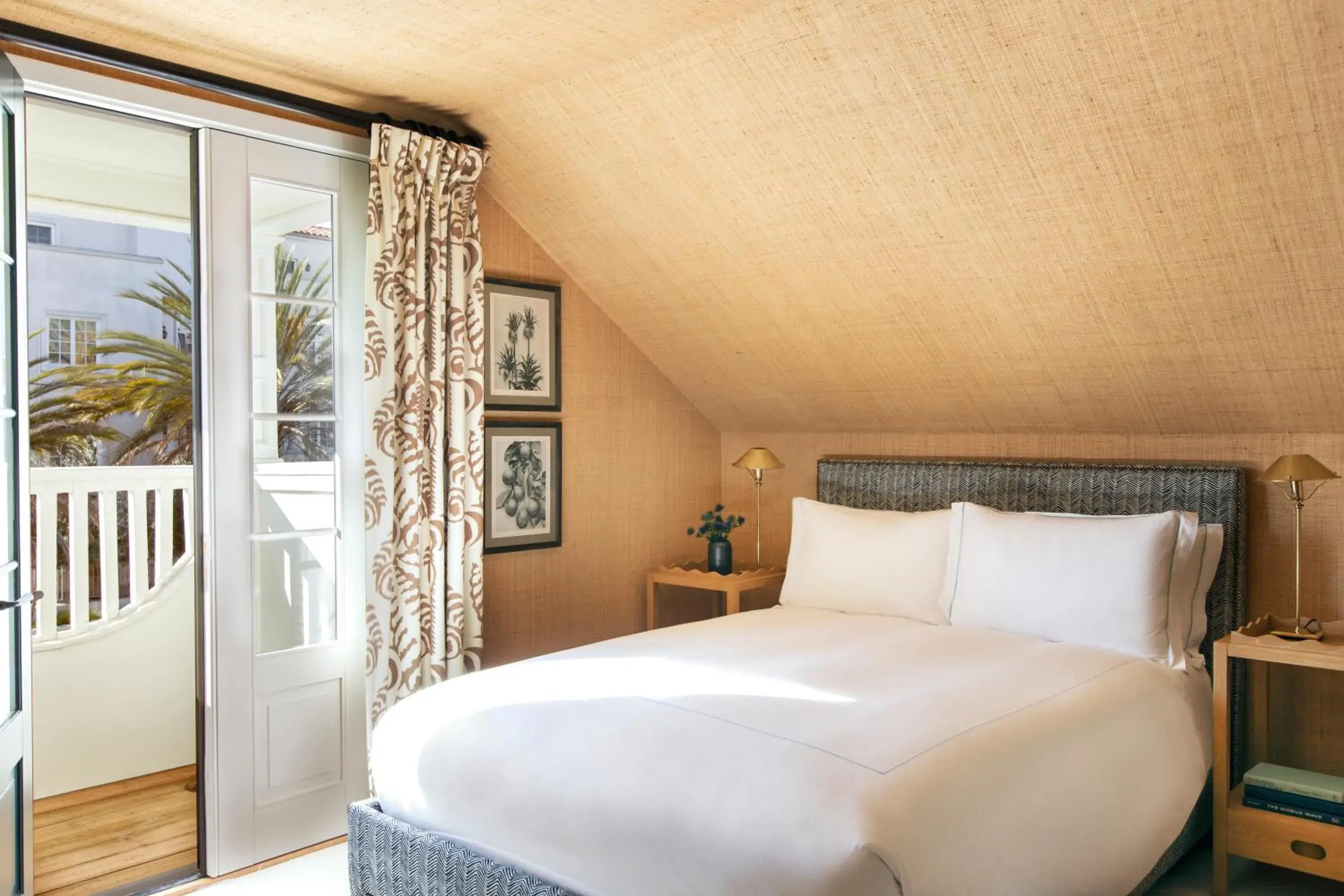 City view, Bed in Hotel 850 SVB, West Hollywood, a Member of Design Hotels City view, Bed in Hotel 850 SVB, West Hollywood, a Member of Design Hotels