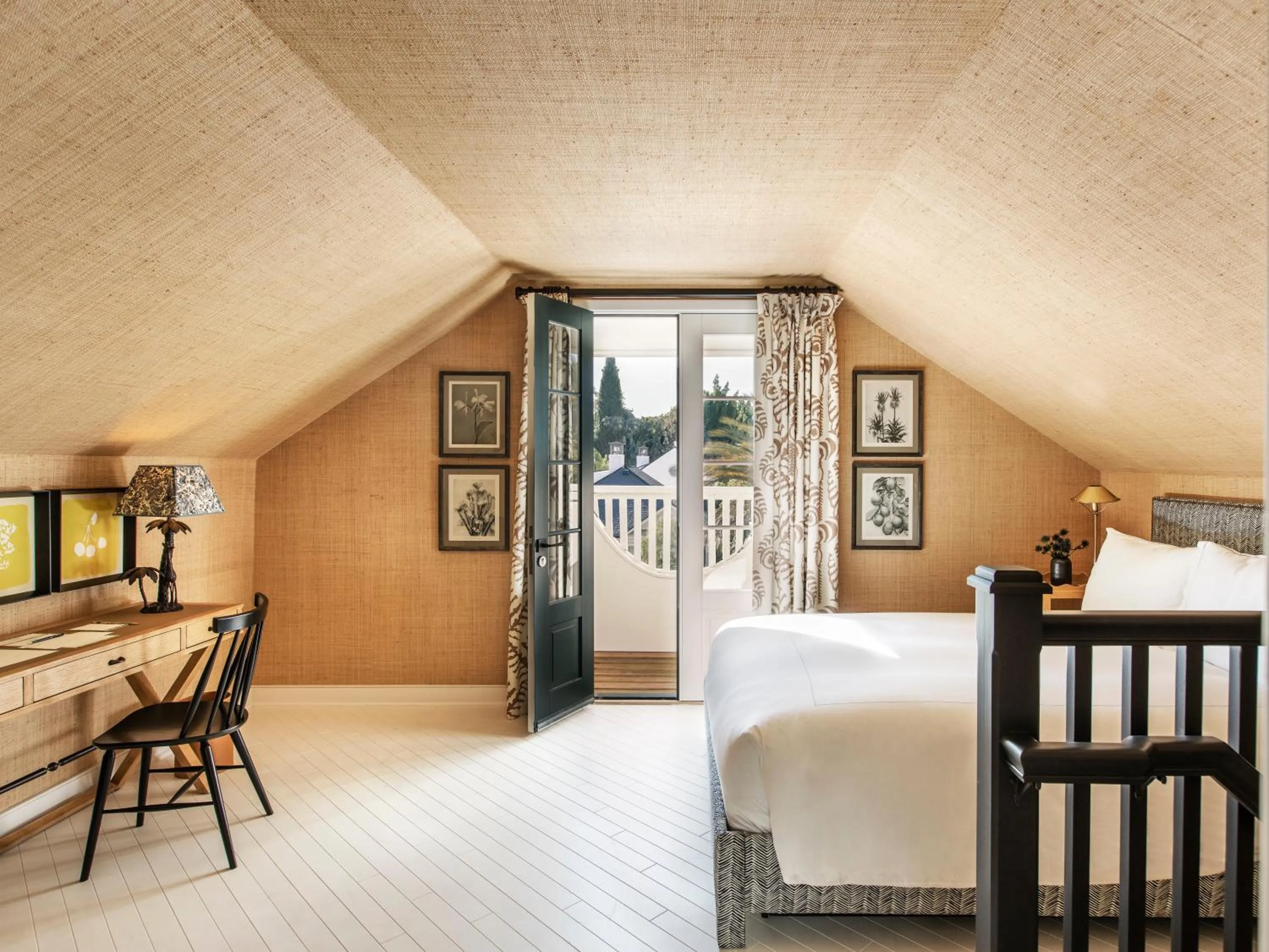 City view, Bed in Hotel 850 SVB, West Hollywood, a Member of Design Hotels