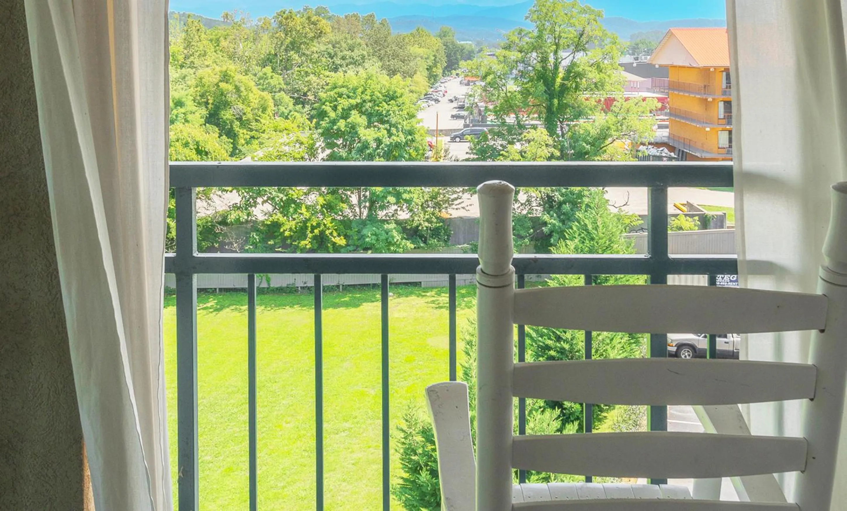 Patio in Arbors at Island Landing Hotel & Suites