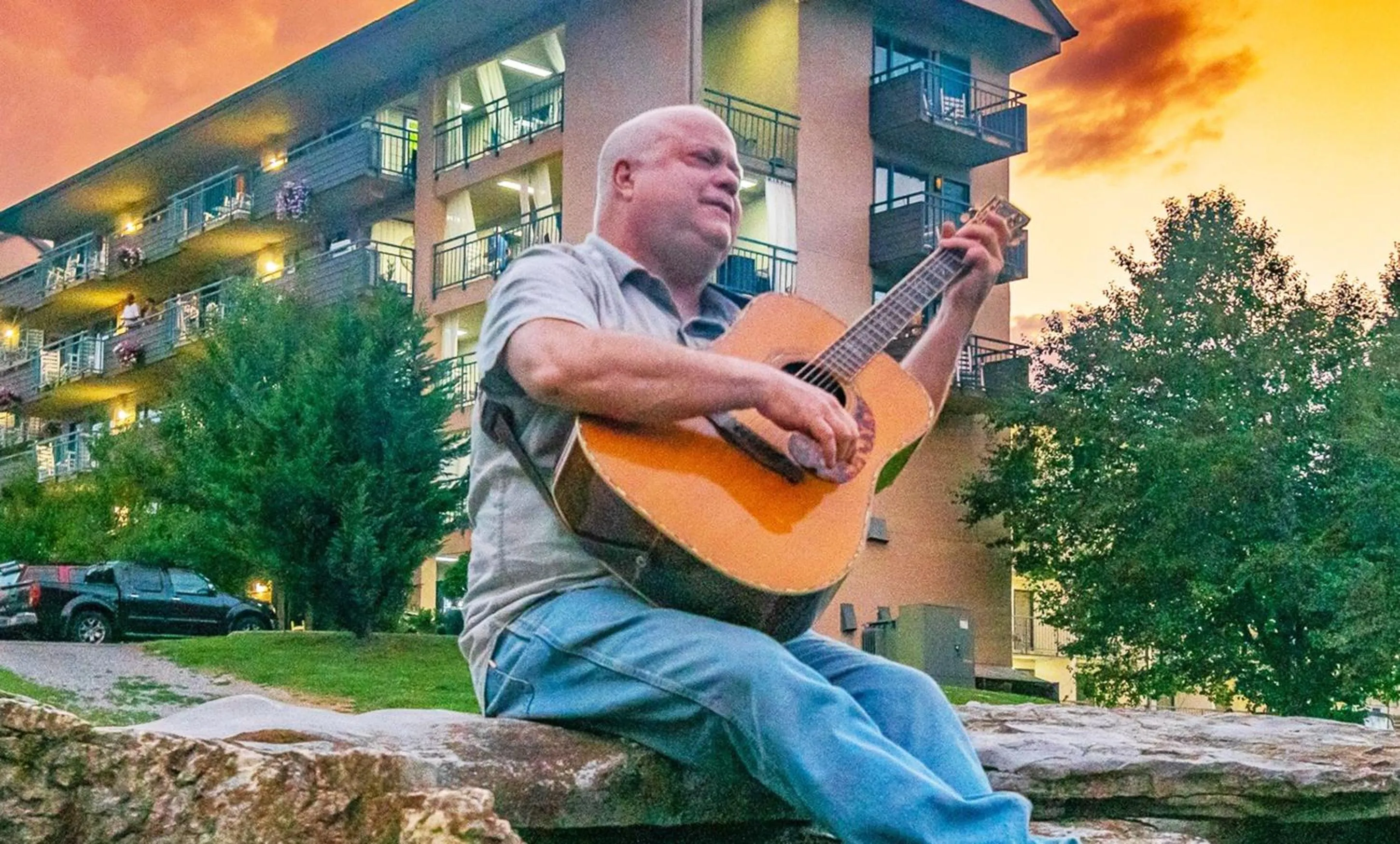 Entertainment in Arbors at Island Landing Hotel & Suites