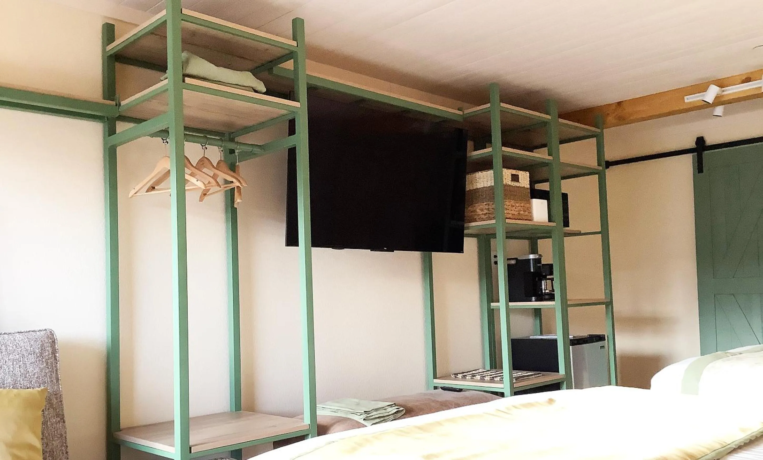 Bedroom, Bed in Arbors at Island Landing Hotel & Suites