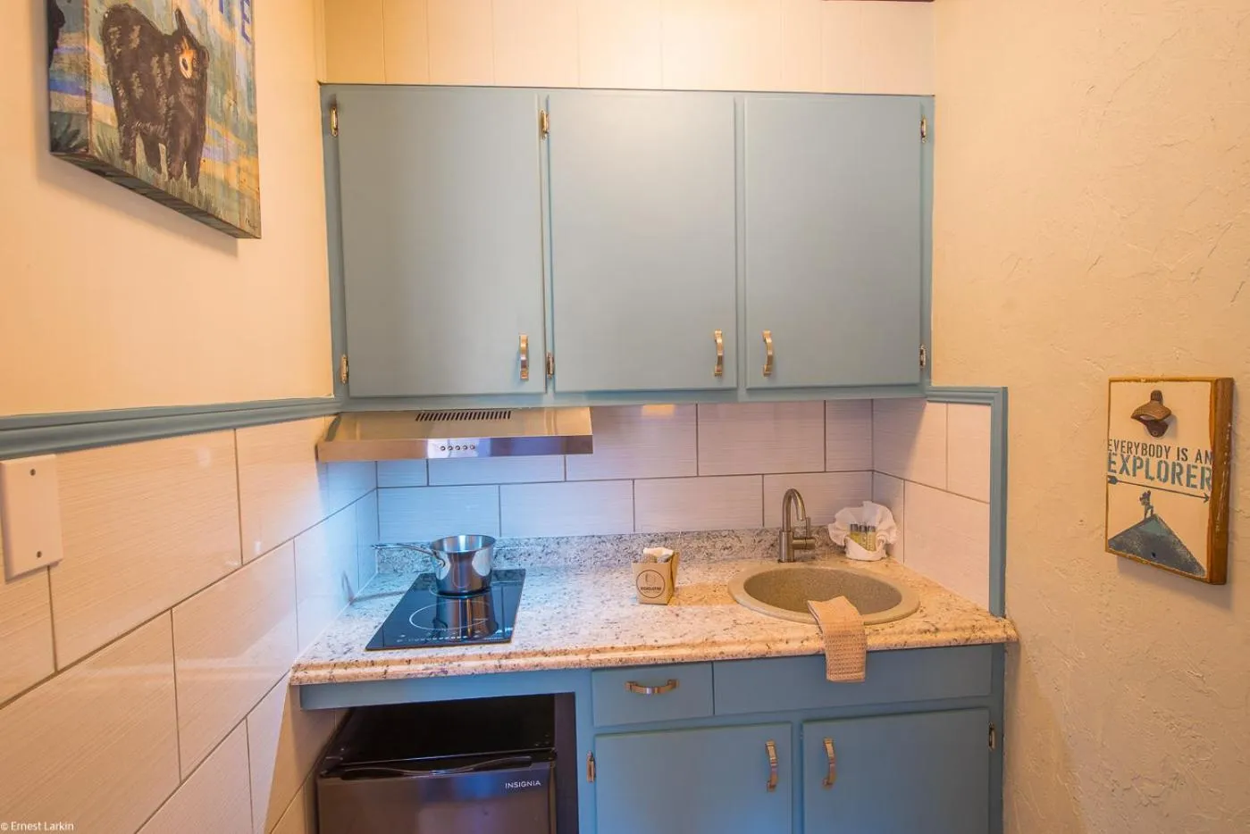 Kitchen or kitchenette in Townsend River Breeze Inn