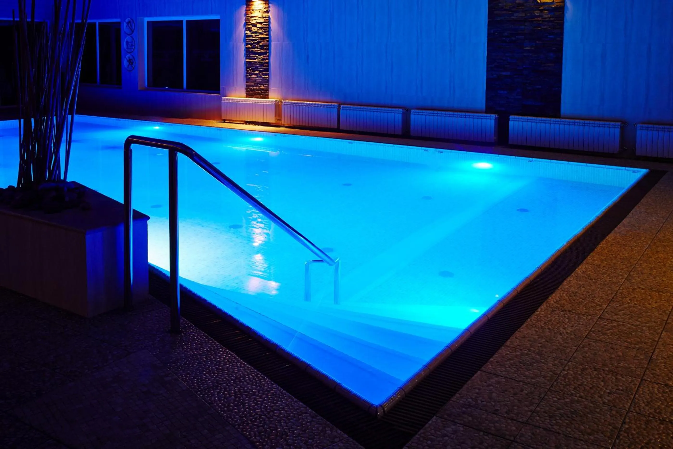 Swimming pool in Kormoran Medispa